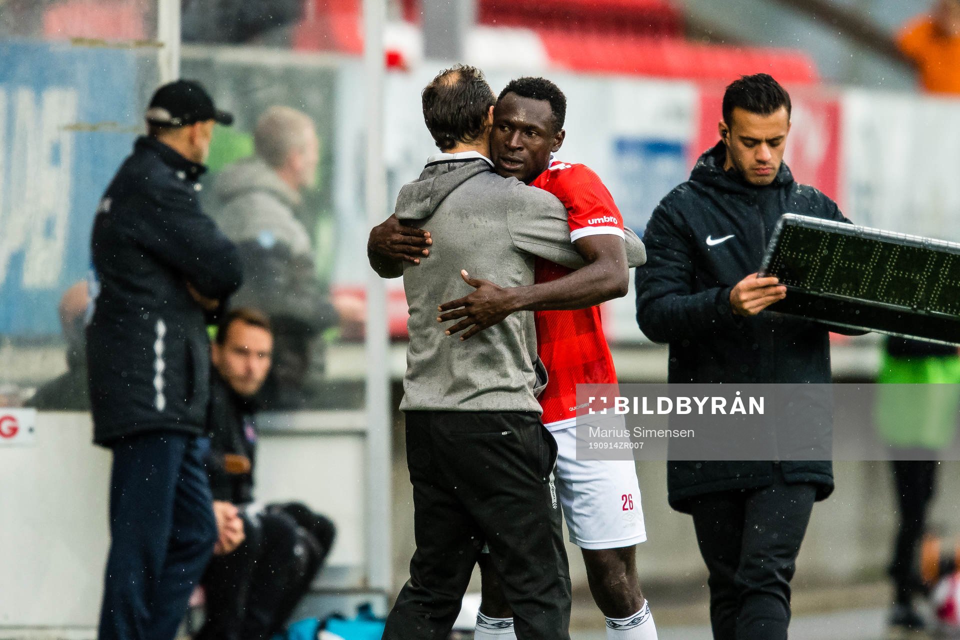 Vitor Gazimba, head coach of Kongsvinger, and Shuaibu Lalle Ibrahim of Kongsvinger during the OBOS-ligaen match between Kongsvinger and Aalesund on September 14, 2019 in Kongsvinger.