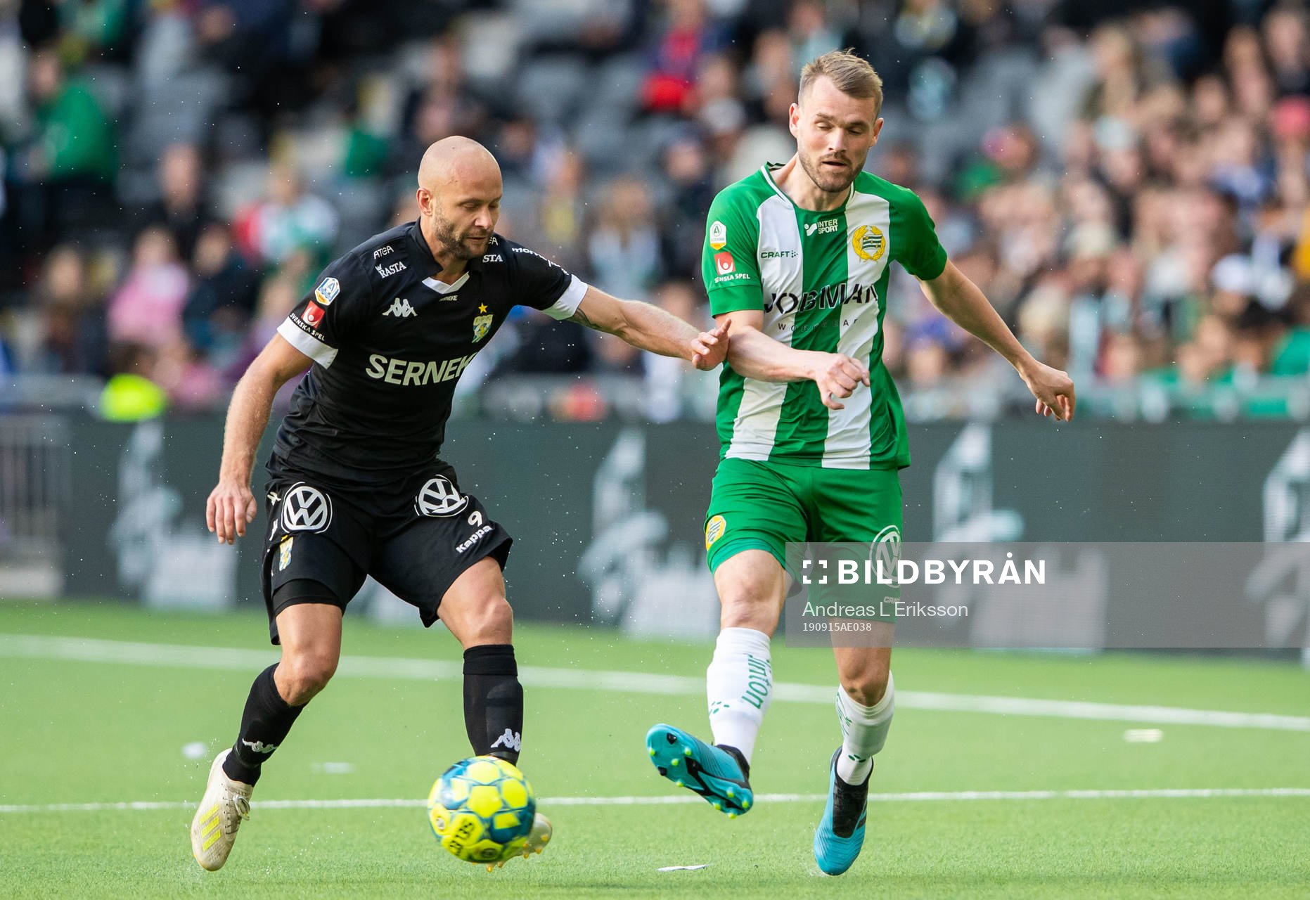 IFK Göteborgs Robin Söder och Hammarbys Mads Fenger