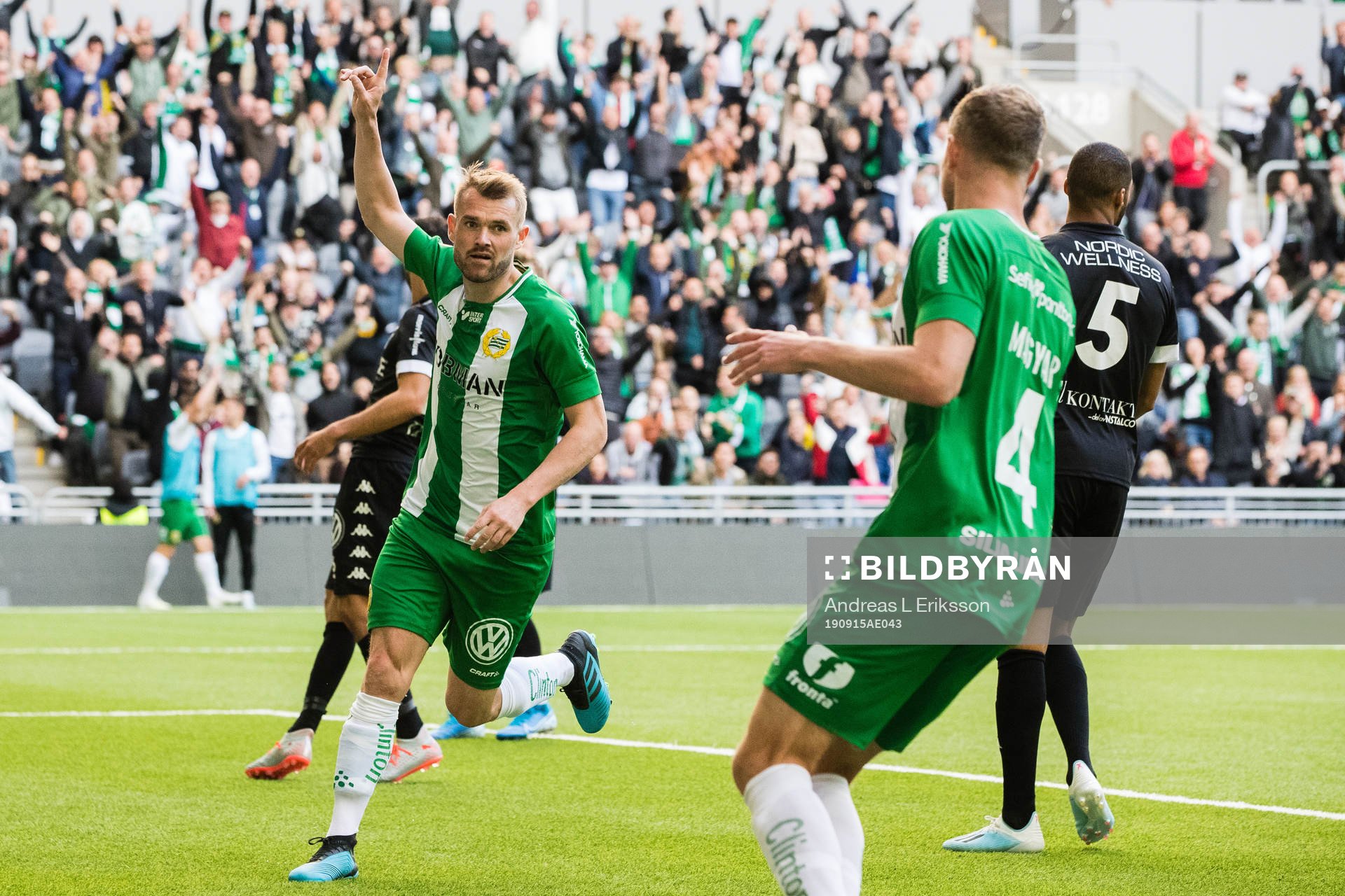Hammarbys Mads Fenger Nielsen jublar