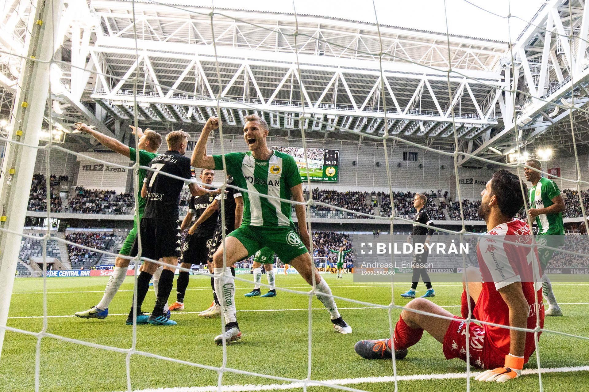 Hammarbys Richard Magyar jublar
