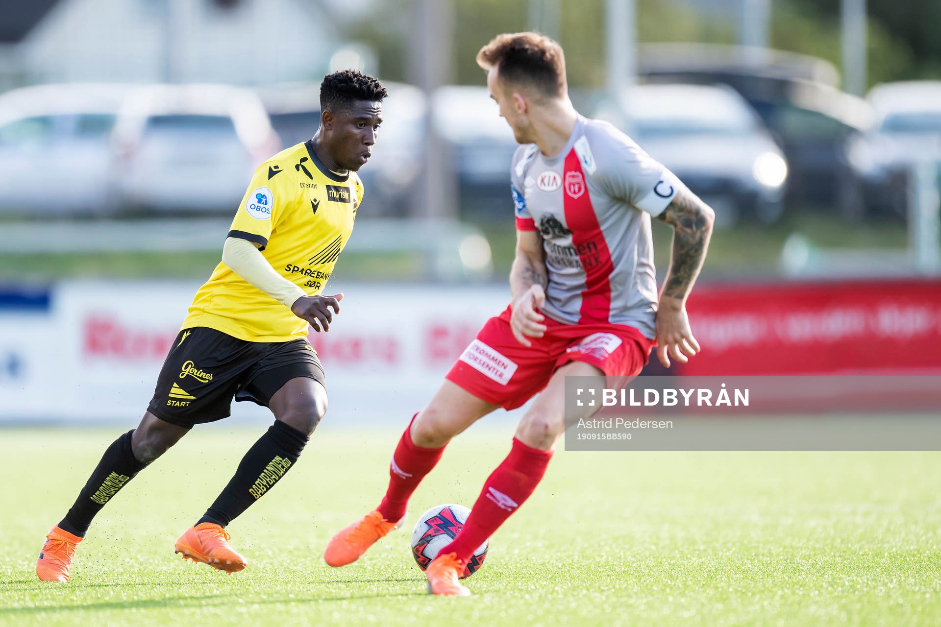 Isaac Twum of Start and Victor Grodås of Strømmen