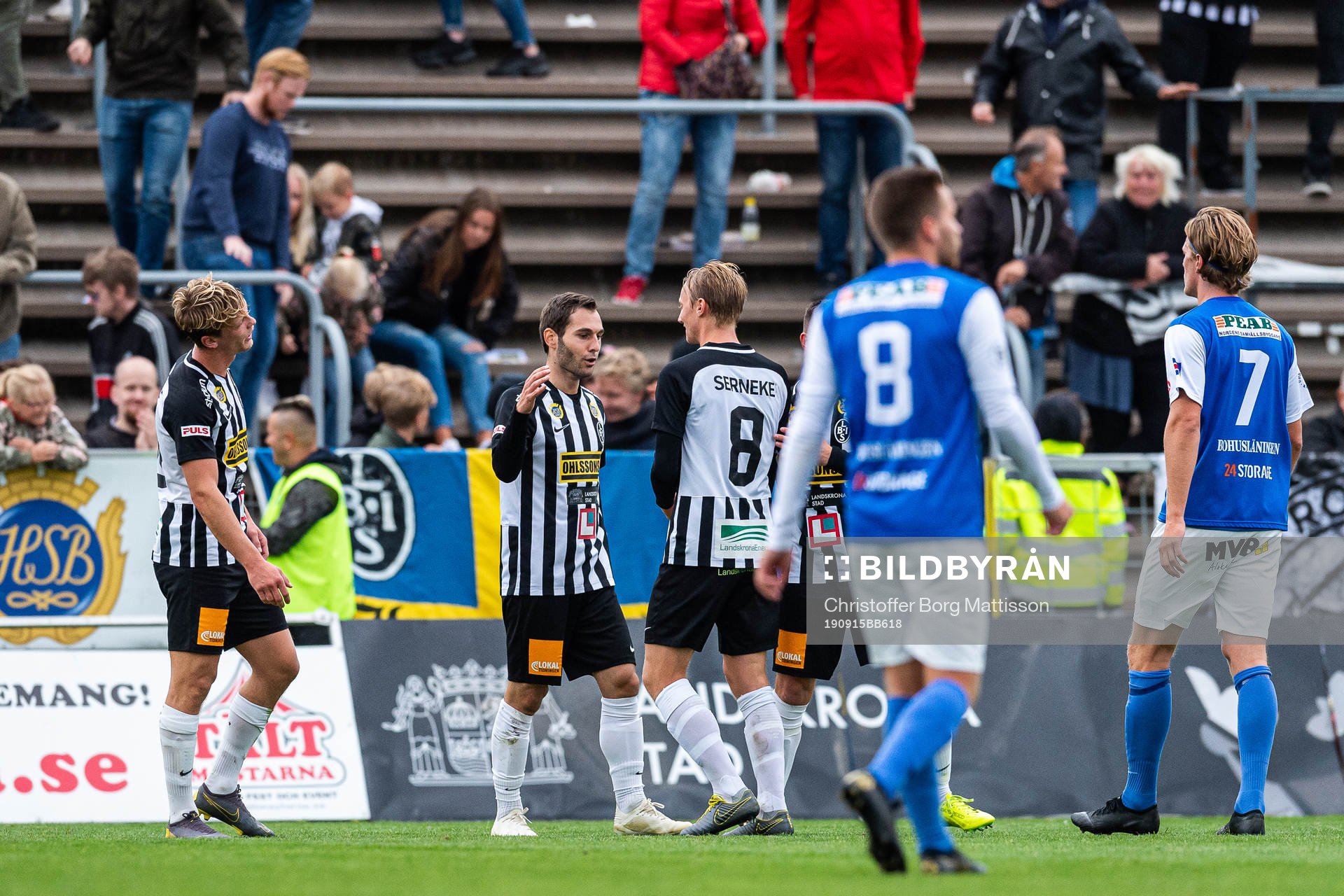 Landskronas Alexander Tkacz och Måns Ekvall jublar efter fotbollsmatchen i Division 1 södra mellan Landskrona och Oddevold den 15 september 2019 i Landskrona.