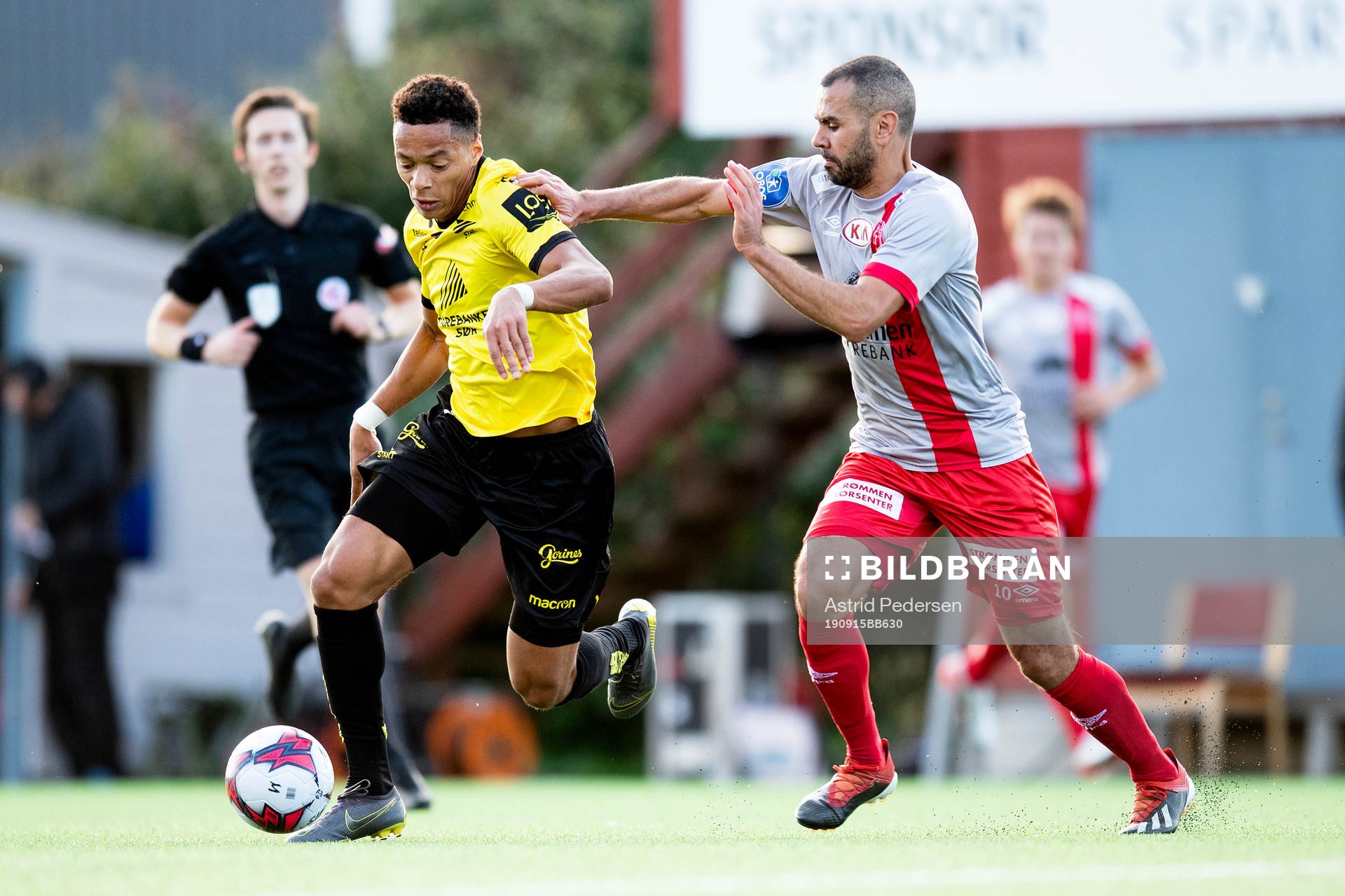 Kevin Kabran of Start and Mustapha Achrifi of Strømmen
