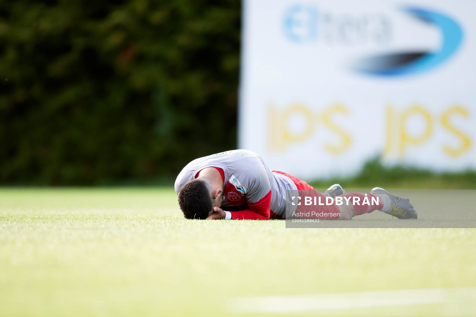 Mahmoud Sami Laham of Strømmen with an injury