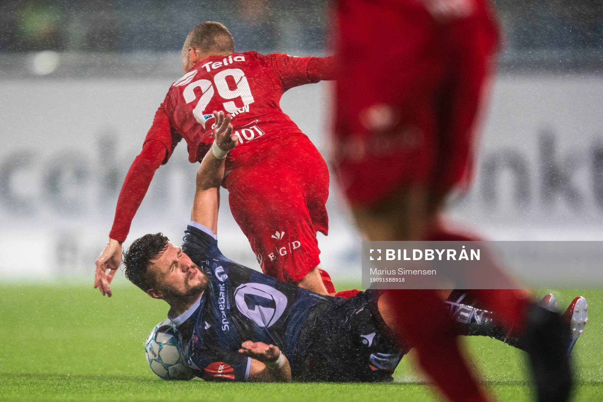 Kristoffer Barmen of Brann and Flamur Kastrati of