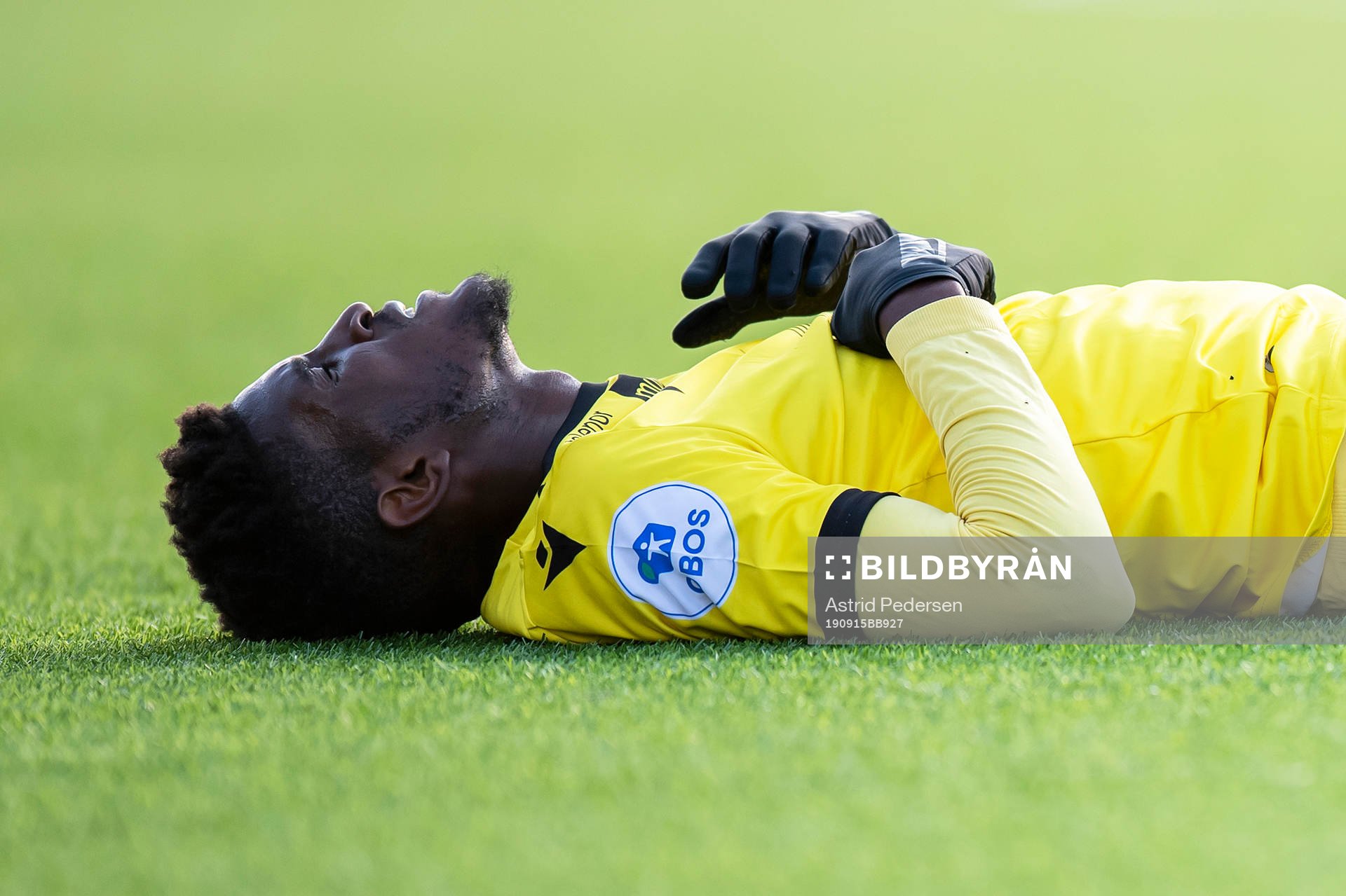 Damion Lowe of Start in pain