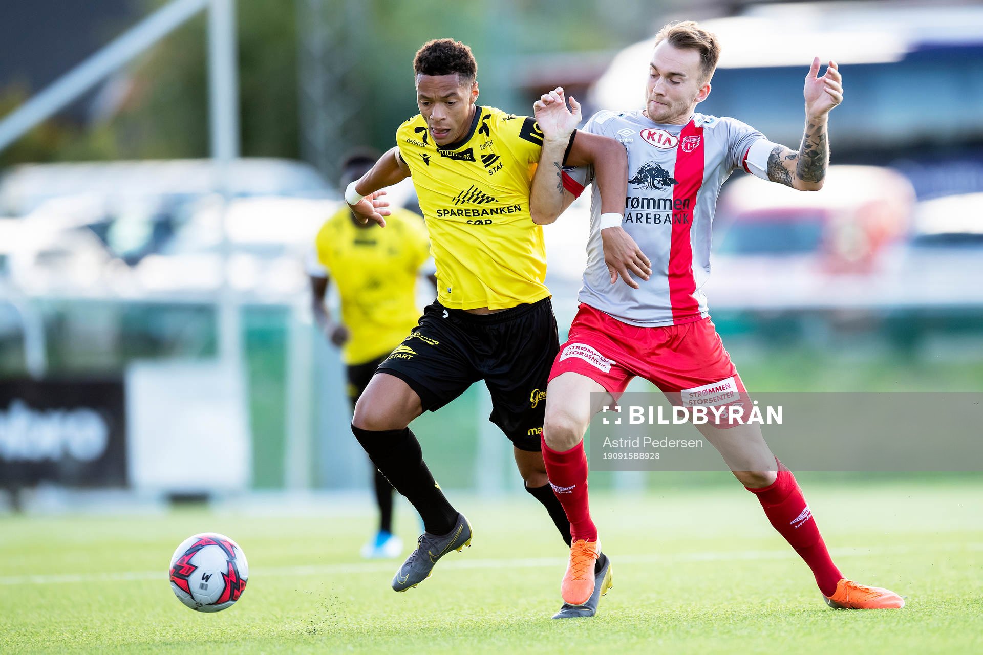 Kevin Kabran of Start and Victor Grodås of Strømmen