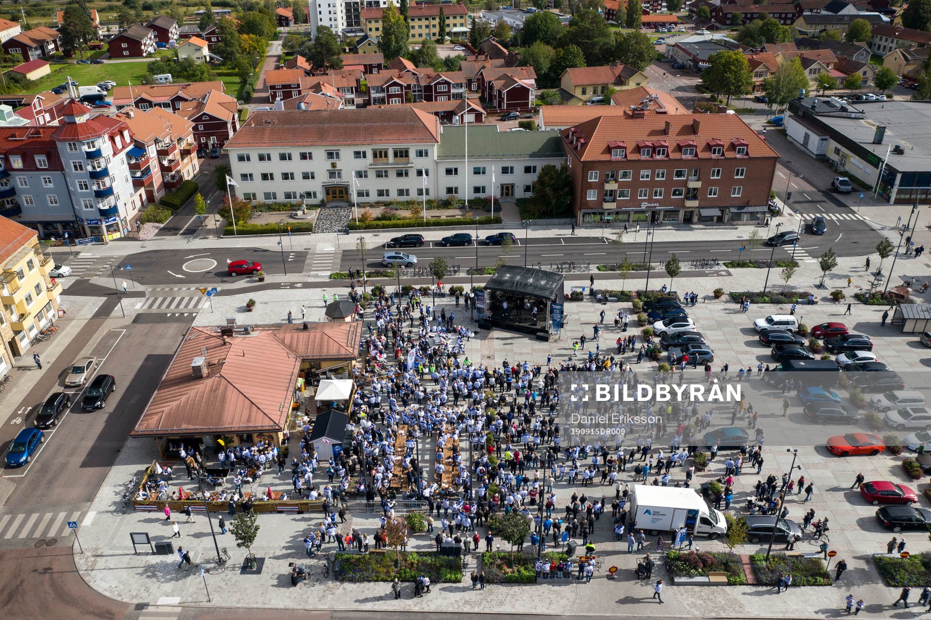 Leksands fansen samlas på torget i Leksand innan
