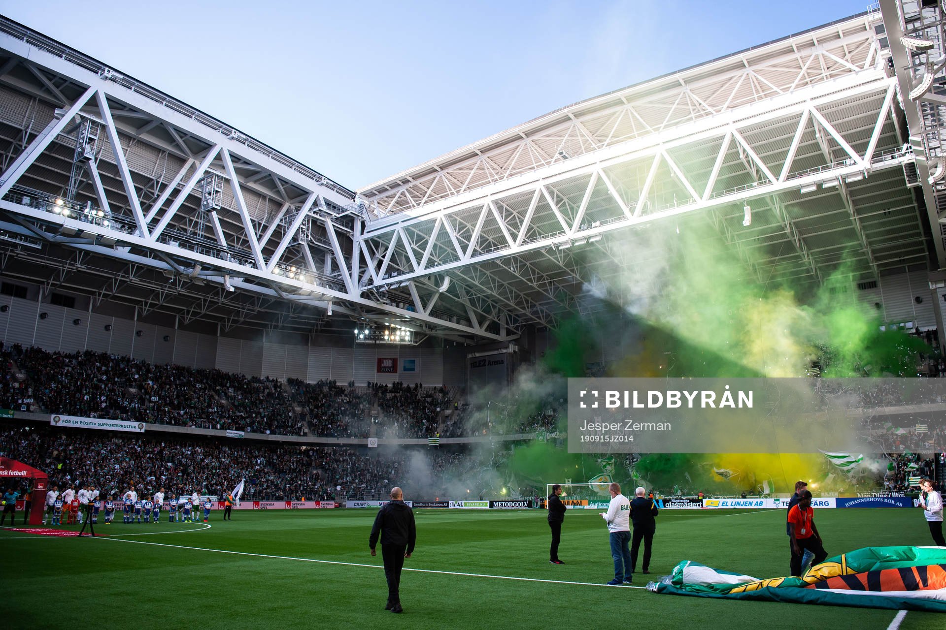 Hammarbys supportar med bengaler
