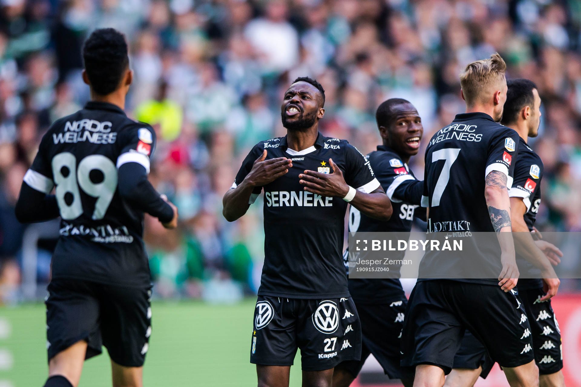 IFK Göteborgs Nzuzi Toko jublar