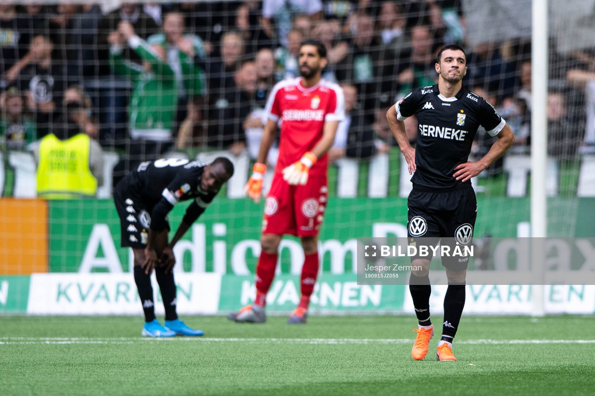 IFK Göteborgs Giorgi Kharaishvili (h) deppar