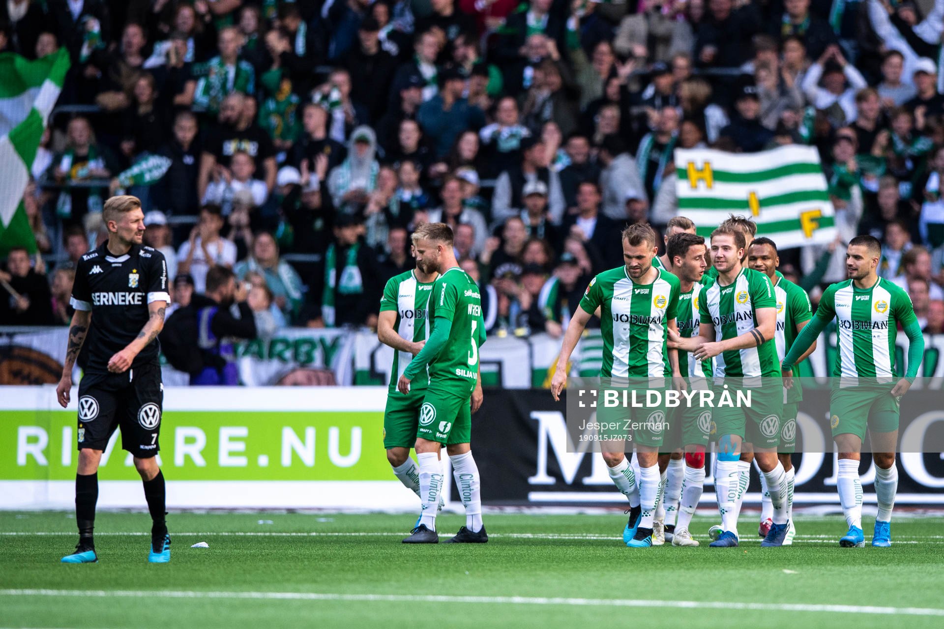 Hammarbys spelare jublar