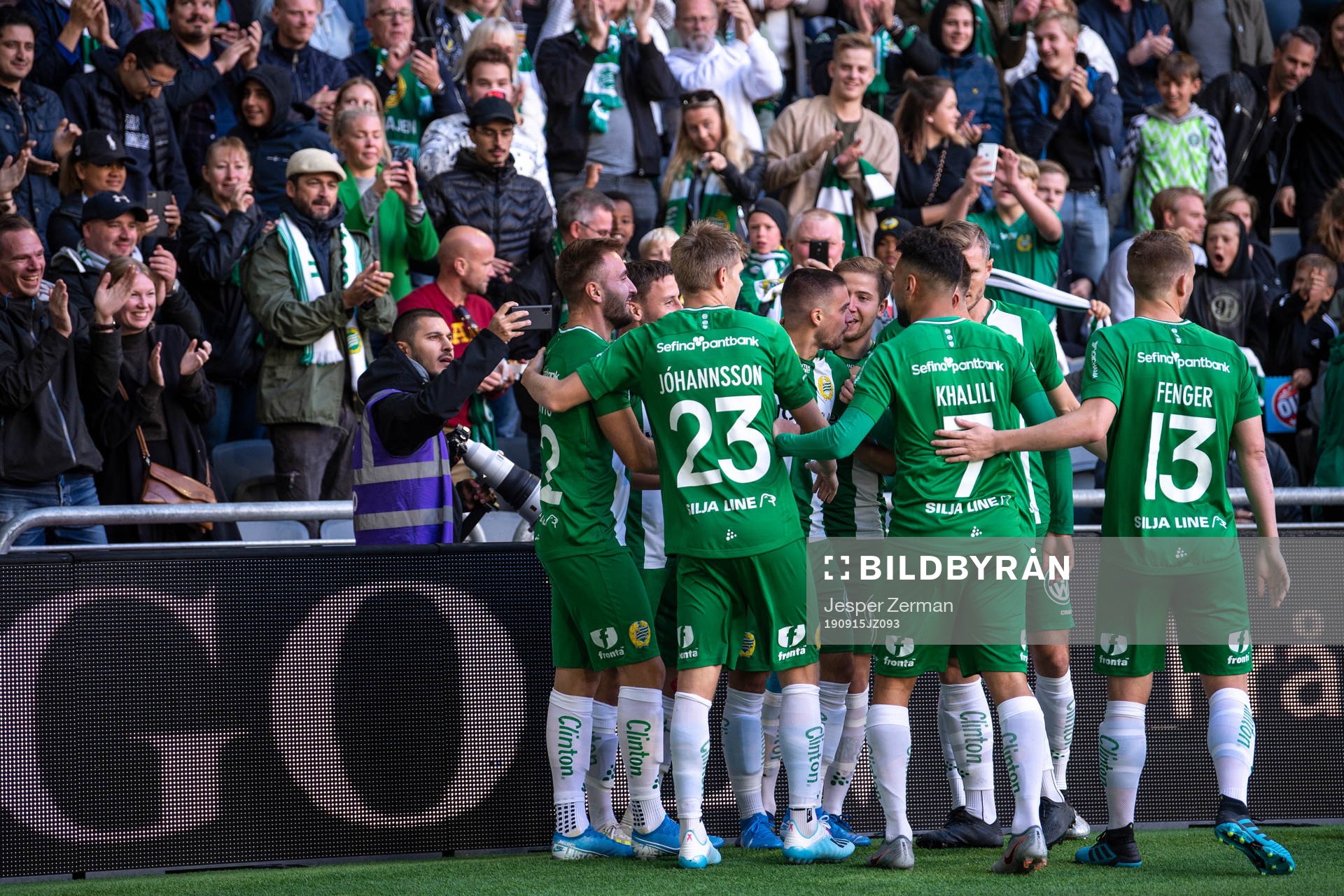 Hammarbys spelare jublar efter Vladimir Rodic 1-0 mål under fotbollsmatchen i Allsvenskan mellan Hammarby och IFK Göteborg den 15 september 2019 i Stockholm.