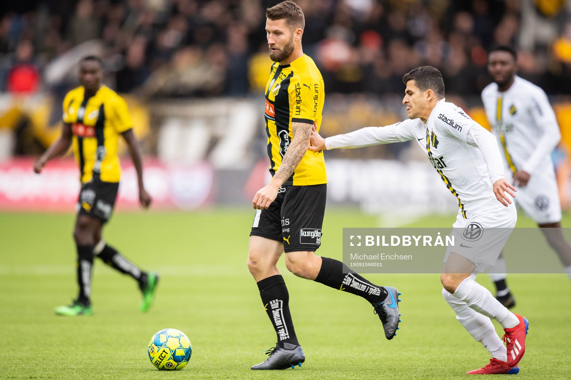 s Tarik Elyounoussi