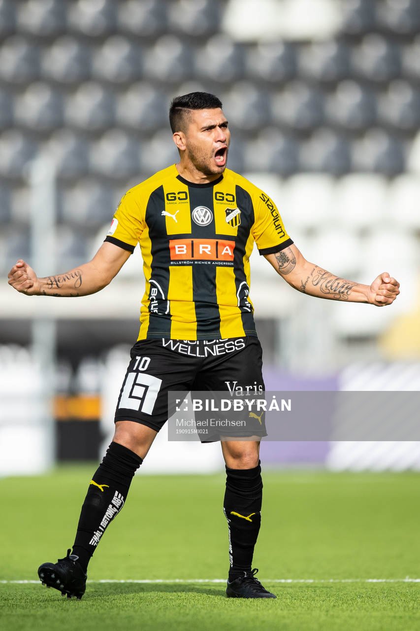 Häckens Paulinho jublar