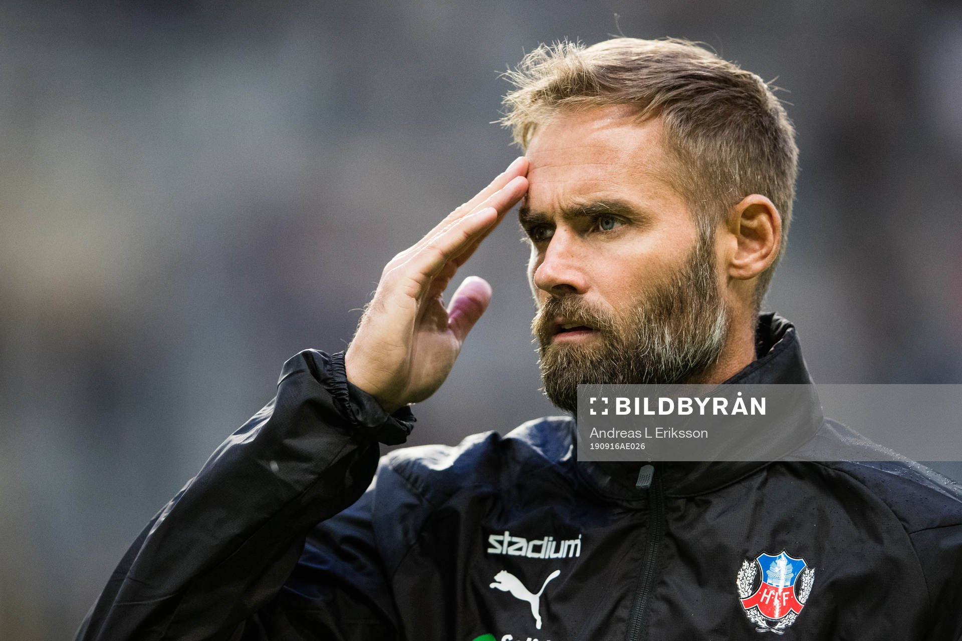 Helsingborgs tränare Olof Mellberg innan fotbollsmatchen i