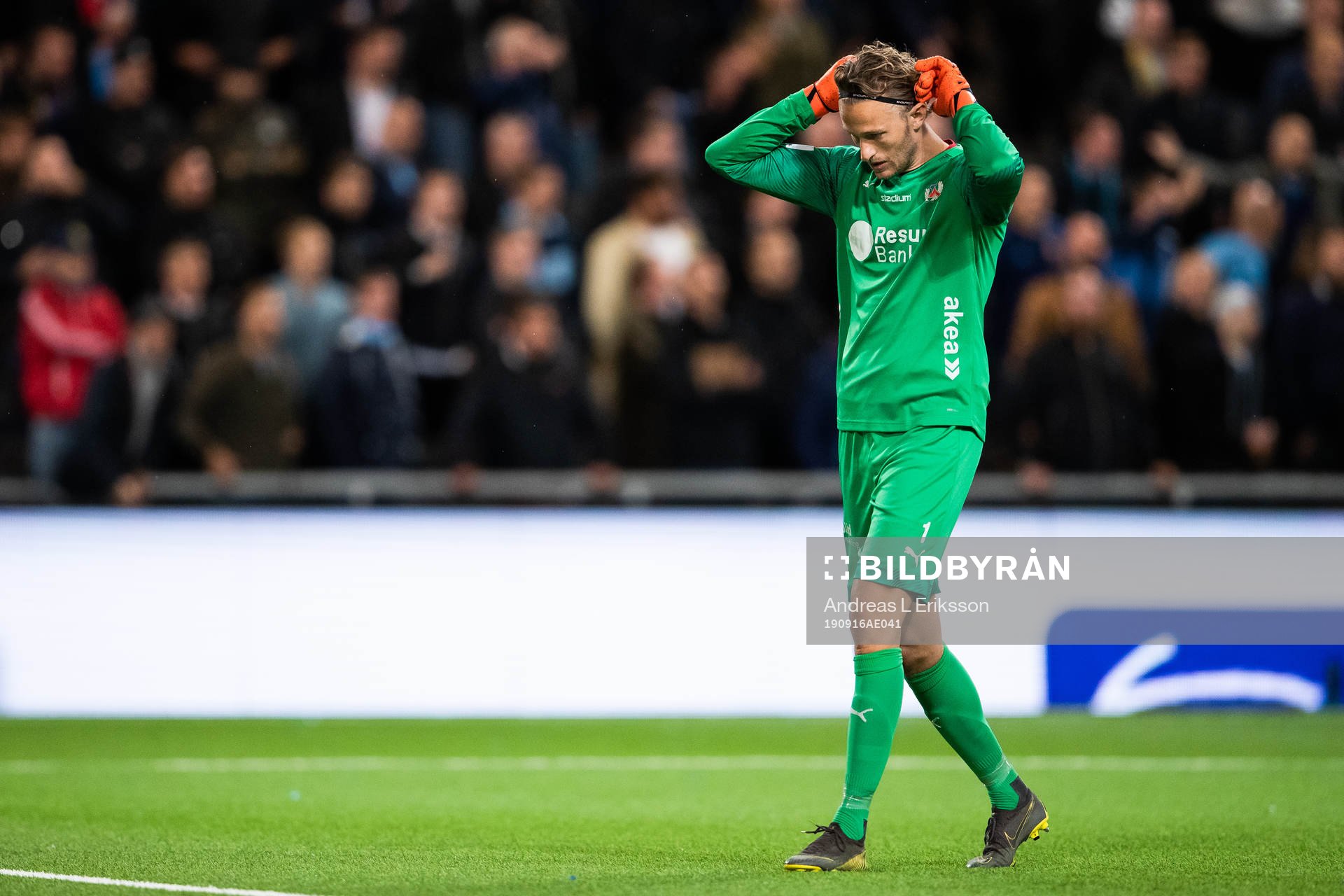 Helsingborgs målvakt Anders Lindegaard deppar