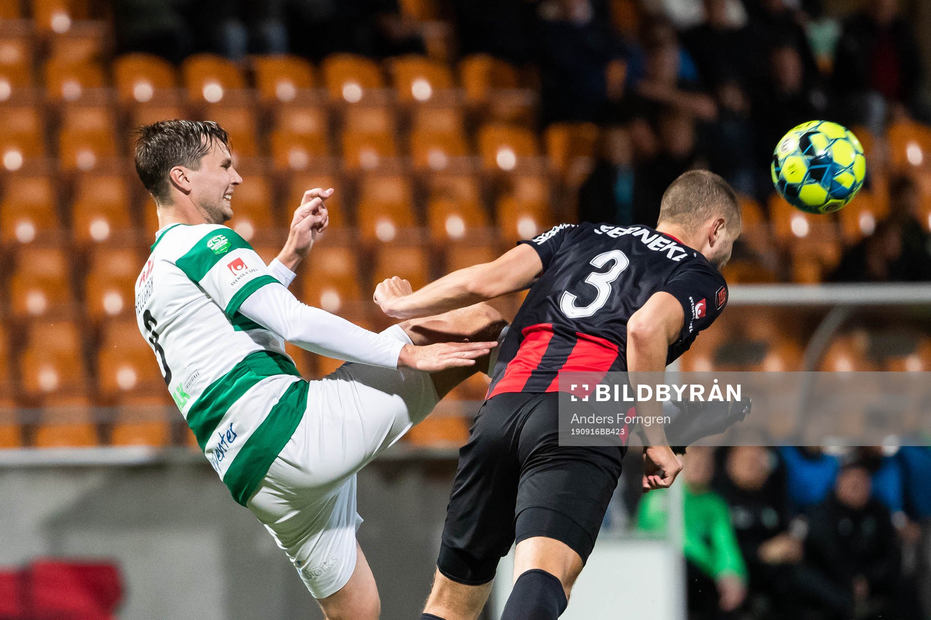 Västerås Jonas Hellgren och Brommapojkarnas Ali Suljic