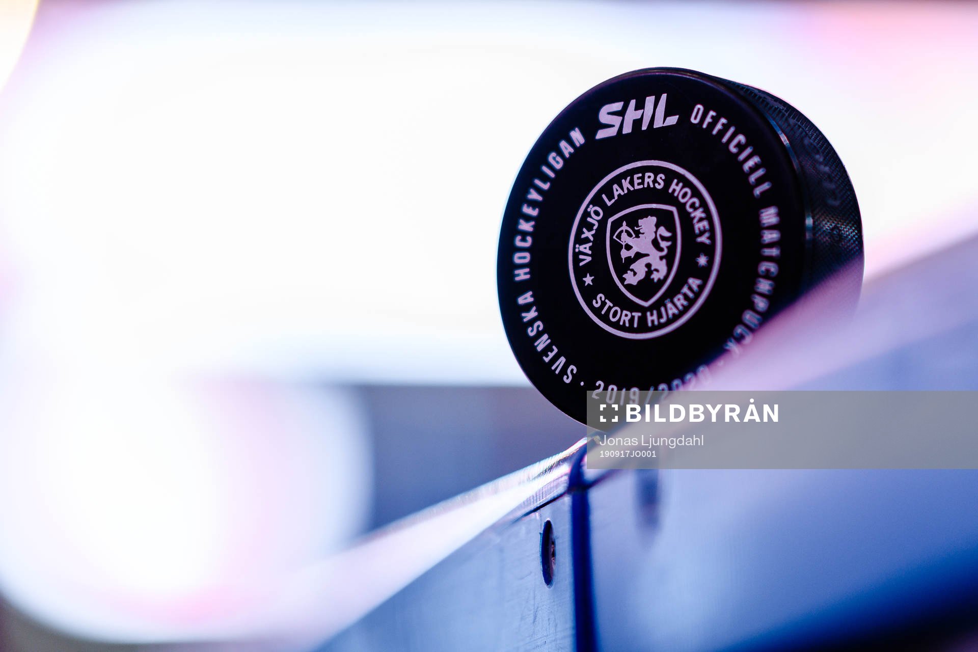Matchpuck före ishockeymatchen i SHL mellan Växjö och