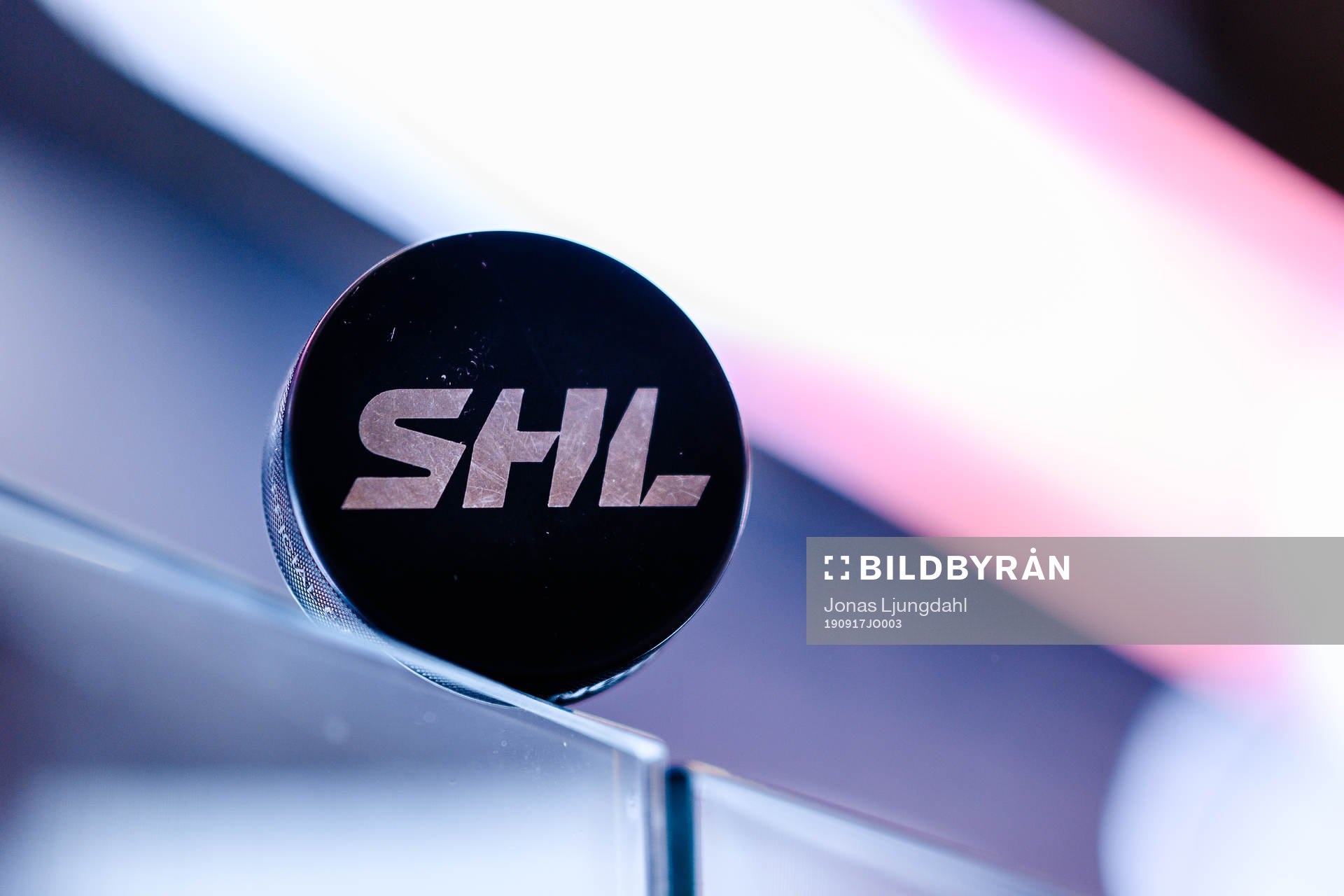 Matchpuck före ishockeymatchen i SHL mellan Växjö och