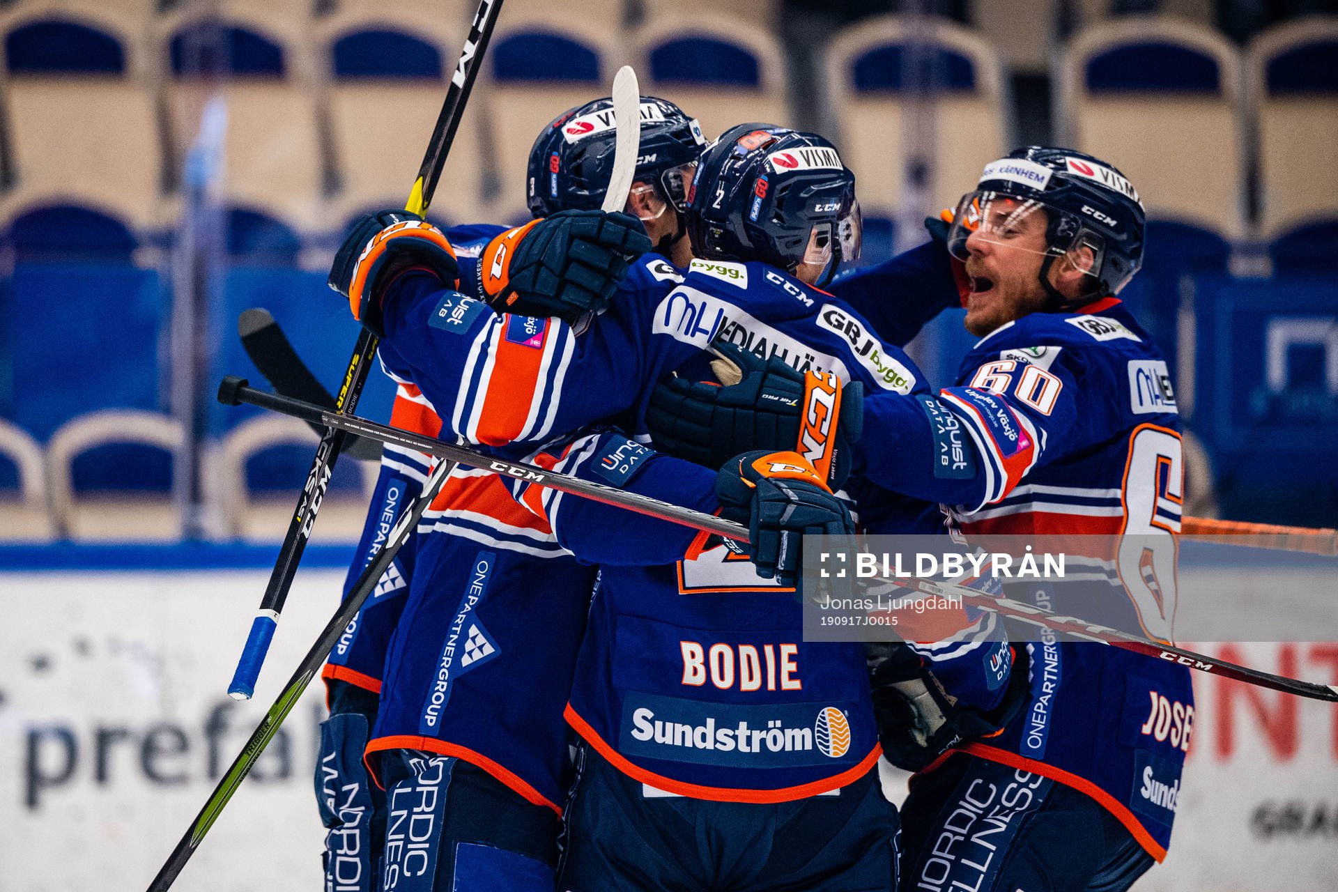Växjös Matthew Bodie och Erik Josefsson jublar