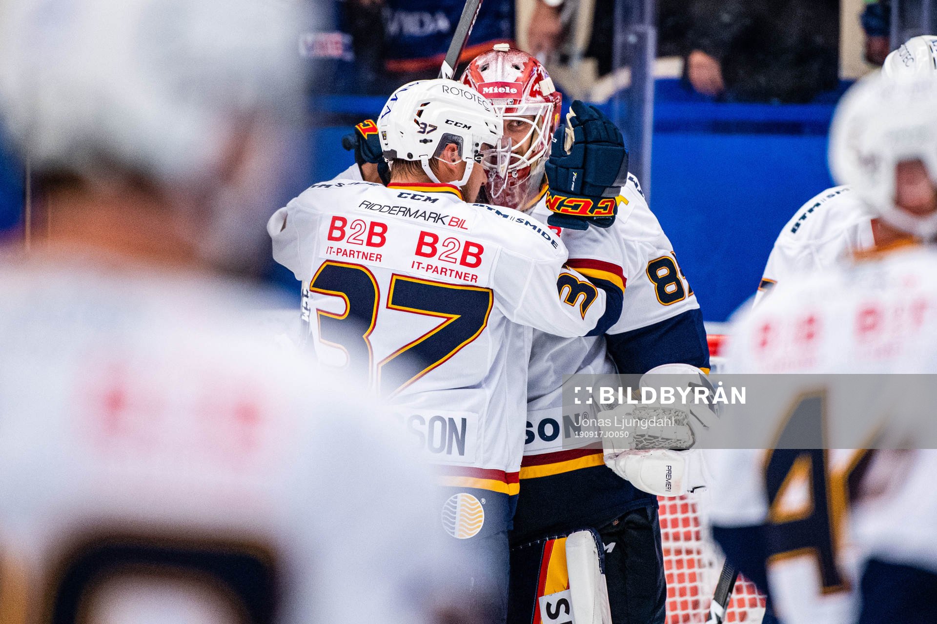 Djurgårdens målvakt Niklas Svedberg jublar