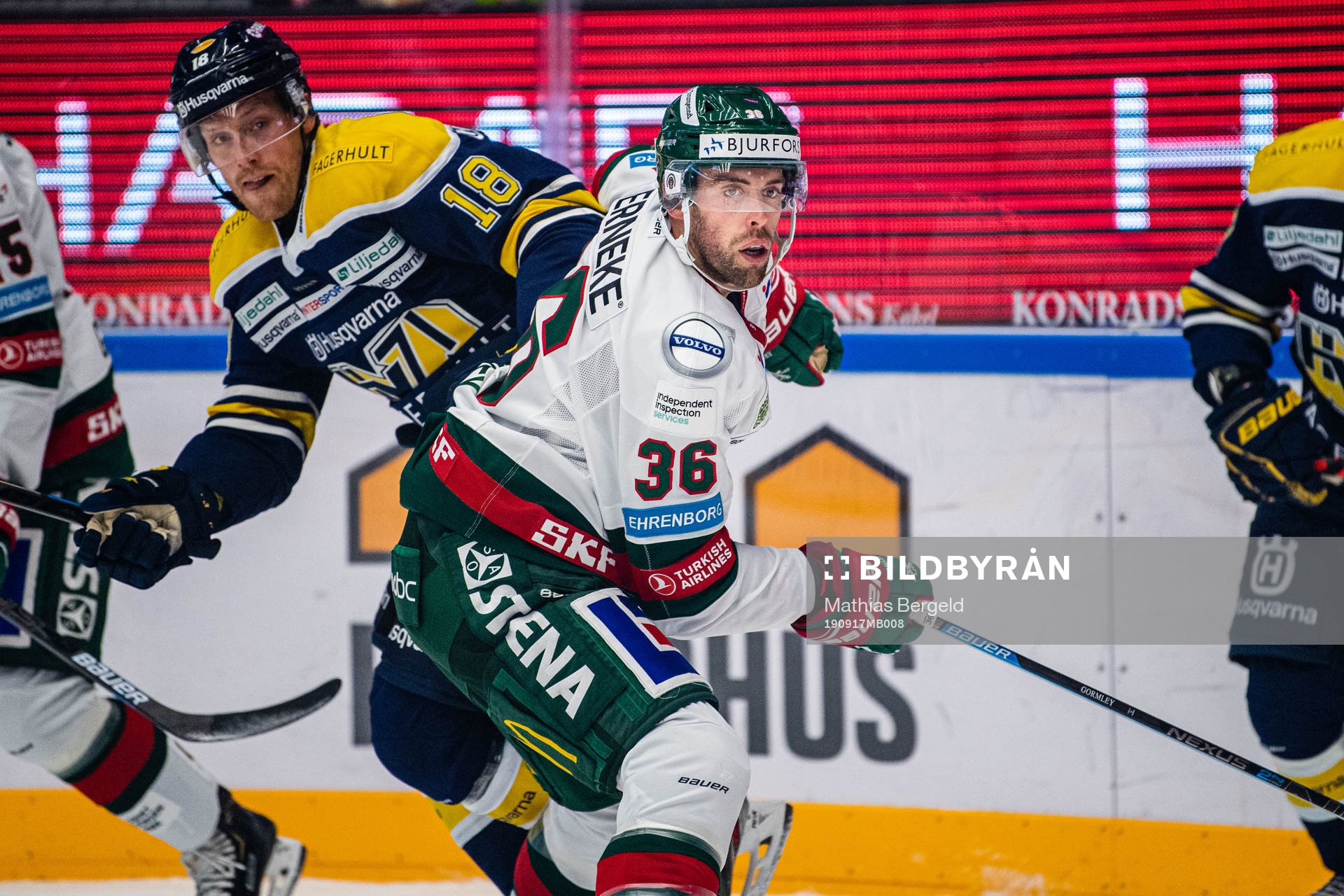 s Joakim Andersson och Frölundas   Brandon Gormley