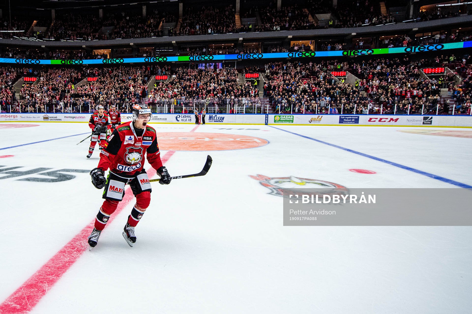 Malmö Redhawks Carl-Johan Lerby  jublar