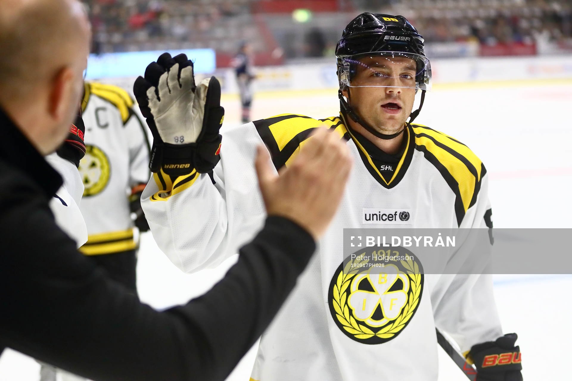 Brynäs Jaedon Descheneau jublar