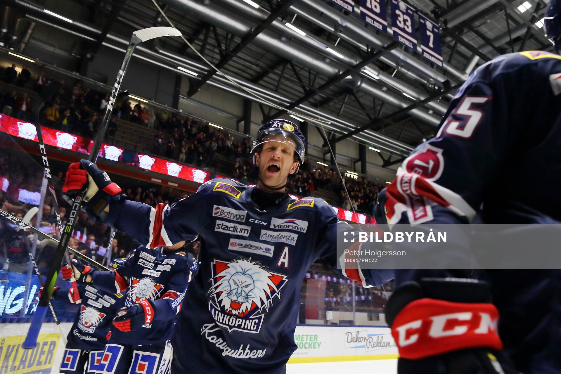Linköpings Sebastian Karlsson jublar