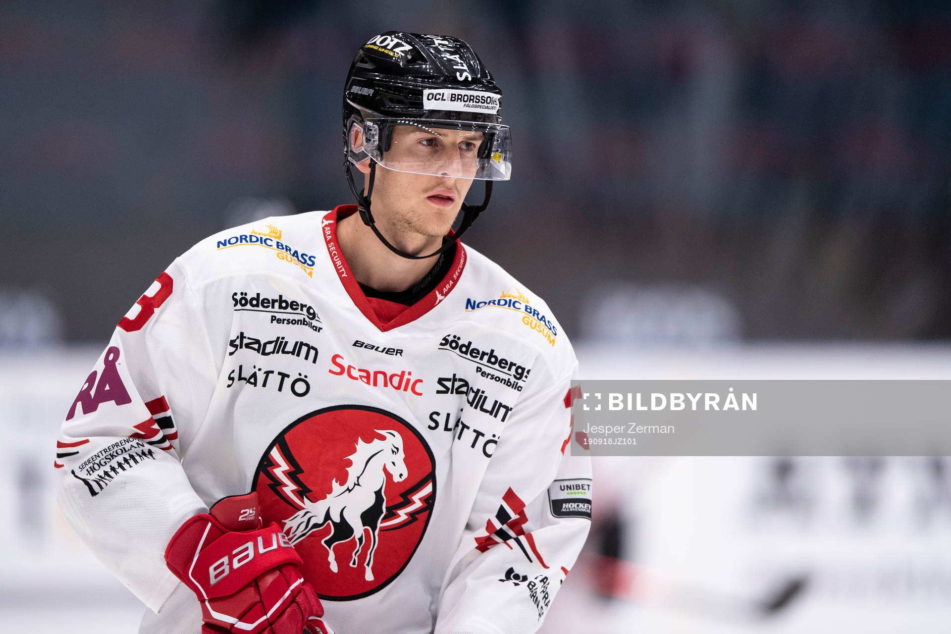 Vita Hästens Simon Fernholm