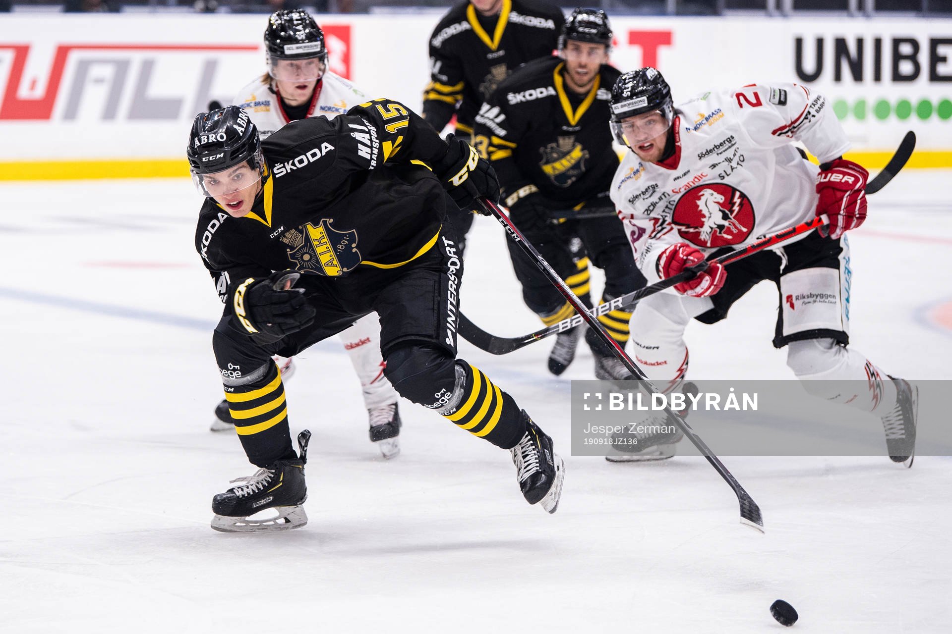 s Elias Lindström och Vita Hästens Kevin Elgestål