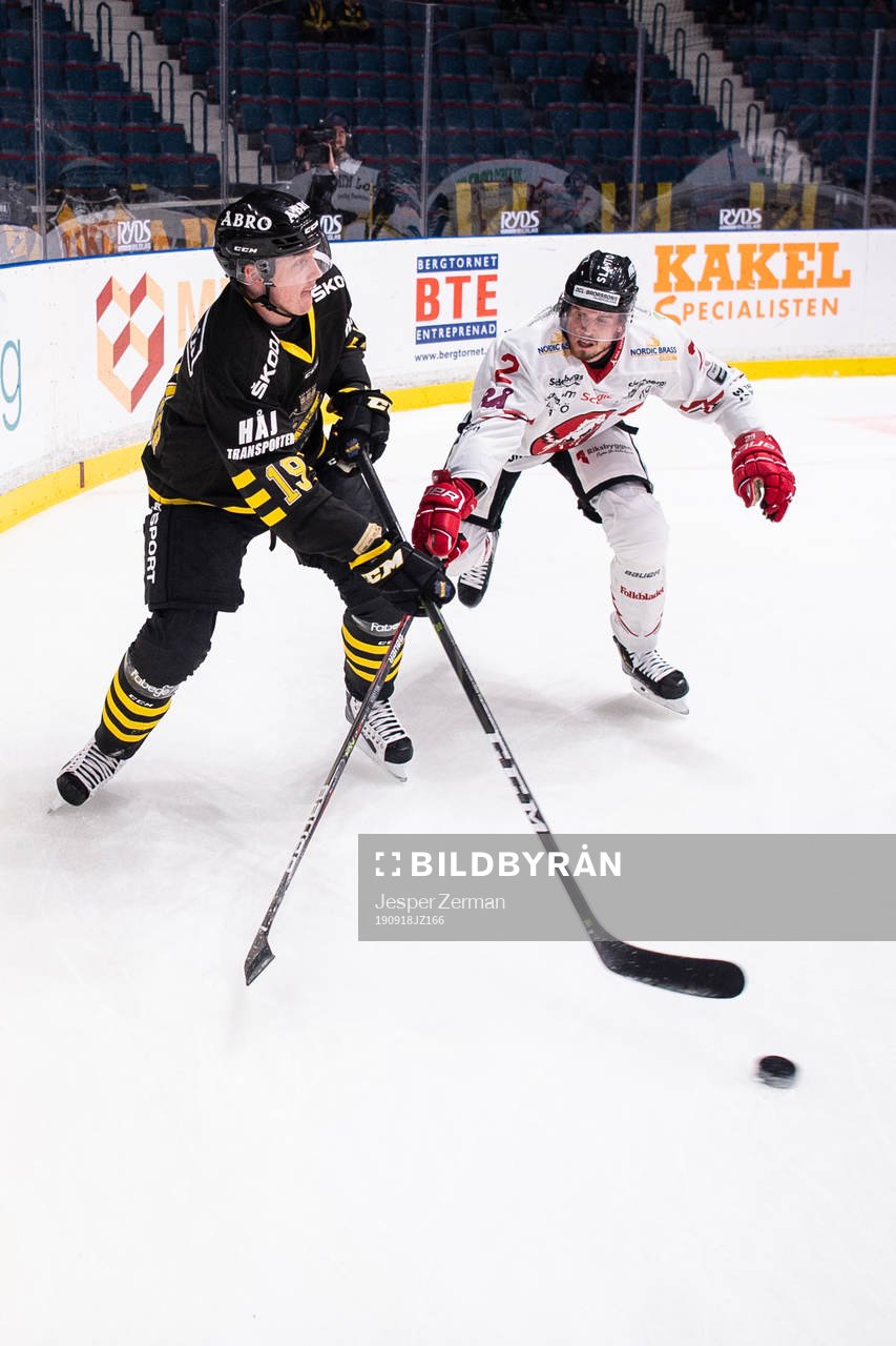 s Johan Porsberger och Vita Hästens Jens Hellgren