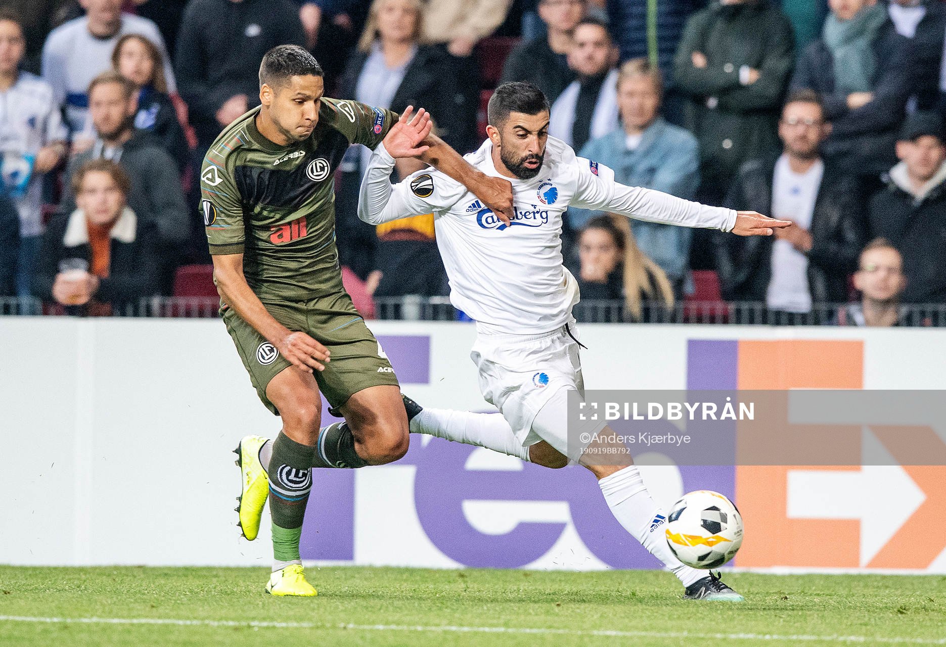 Akos Kecskes (4), FC Lugano and Michael Santos (18), FC