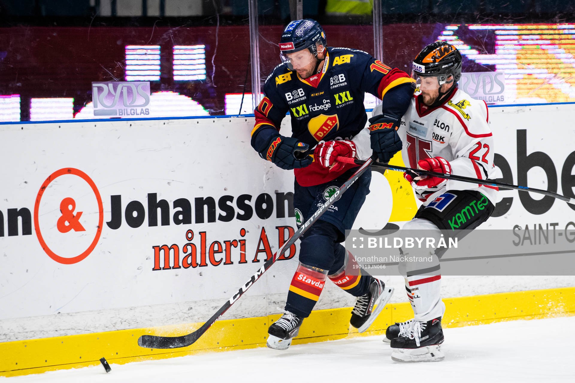 Örebros Jonathan Andersson och Djurgårdens Niclas Bergfors