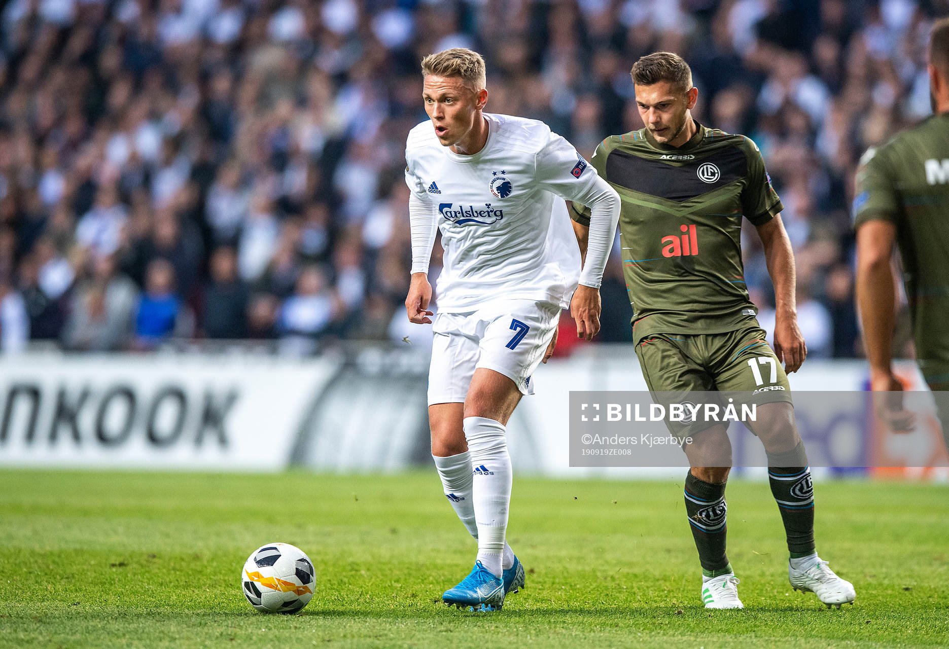 Balint Vecsel (17), FC Lugano and Viktor Fischer (7), FC