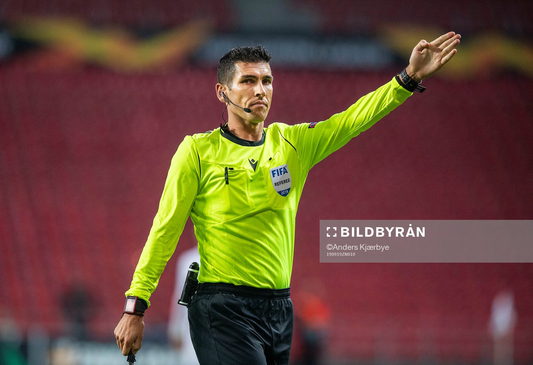 Fabio Jose Costa Verissimo, referee]