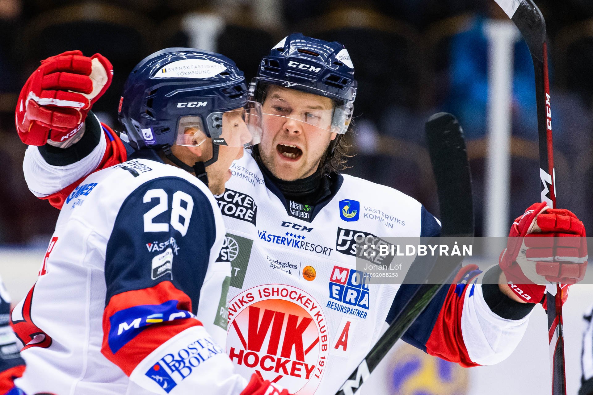 Västerviks Emil Alba och Victor Öhman jublar
