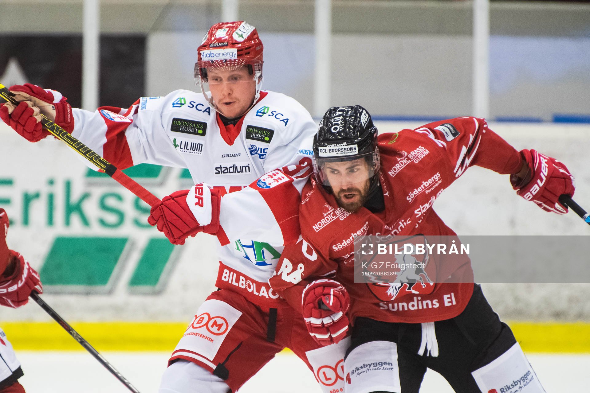 Timrås Jens Lööke och Vita Hästens Rikard Olsén