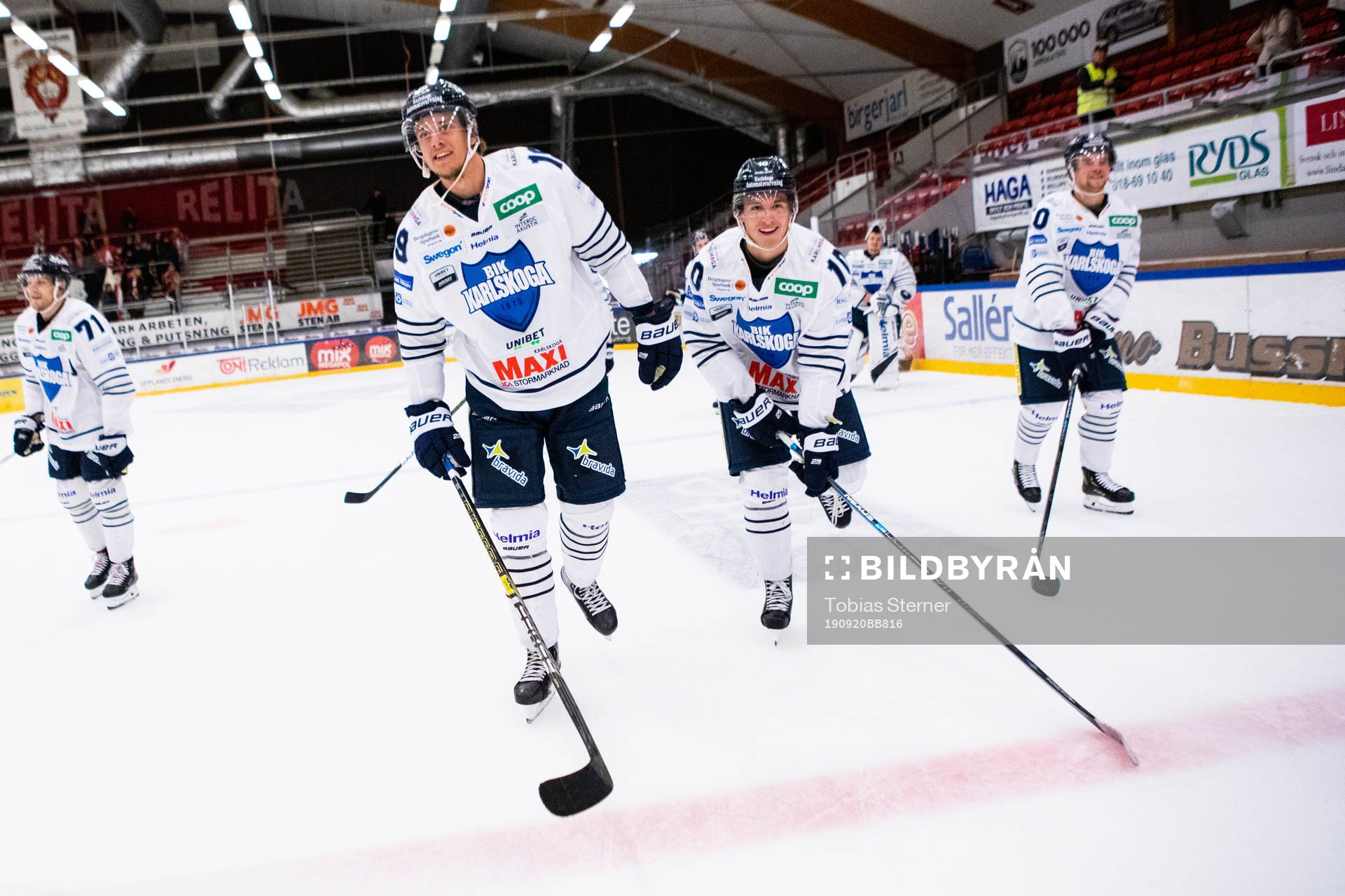 Karlskogas Filip Roos och David Lilja jublar
