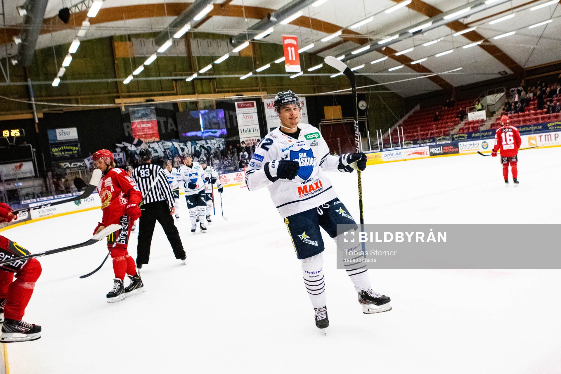 Karlskogas Filip Ahl jublar