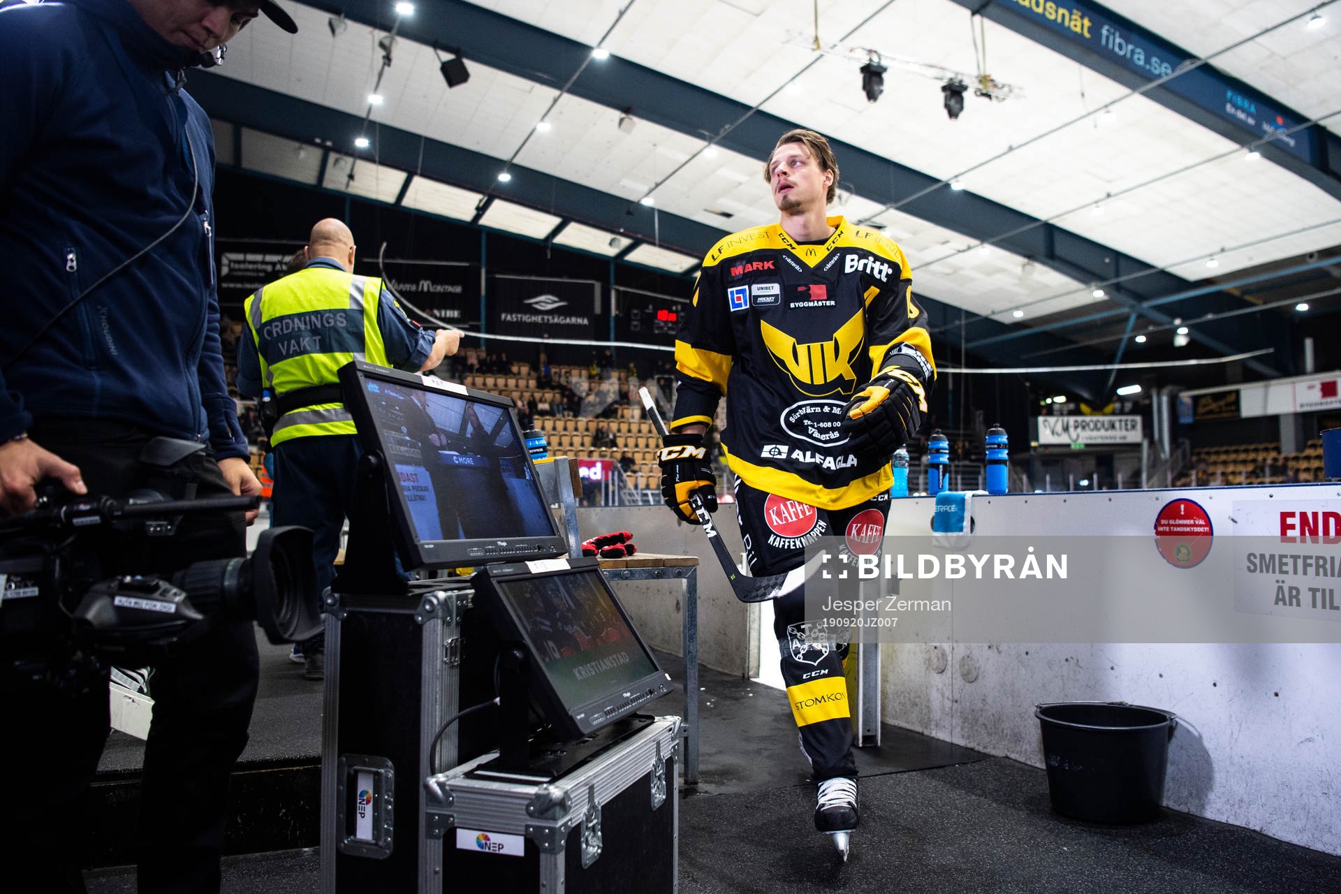 Västerås Jimmie Jansson går av isen