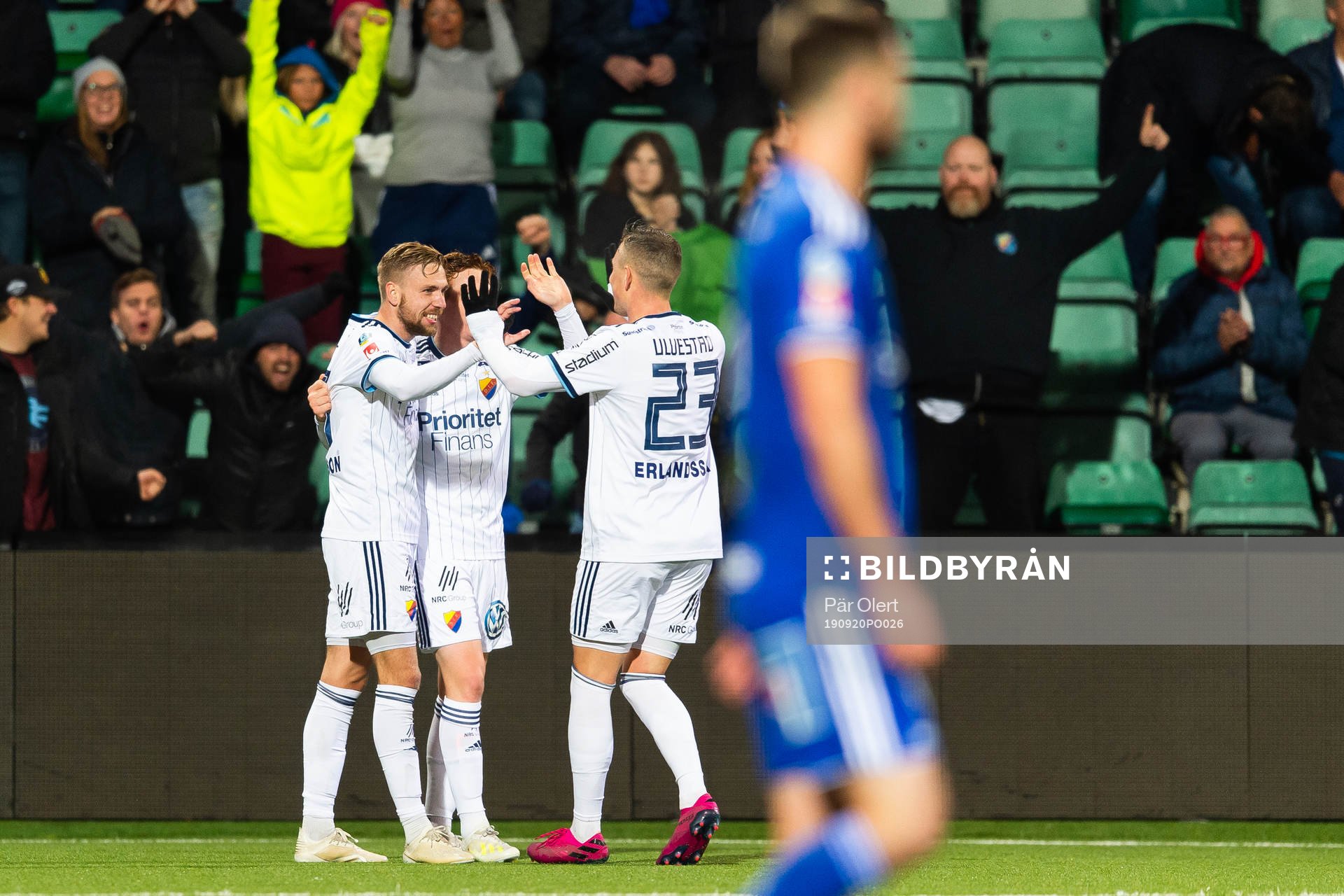 Djurgårdens Jonathan Ring jublar lagkamrater