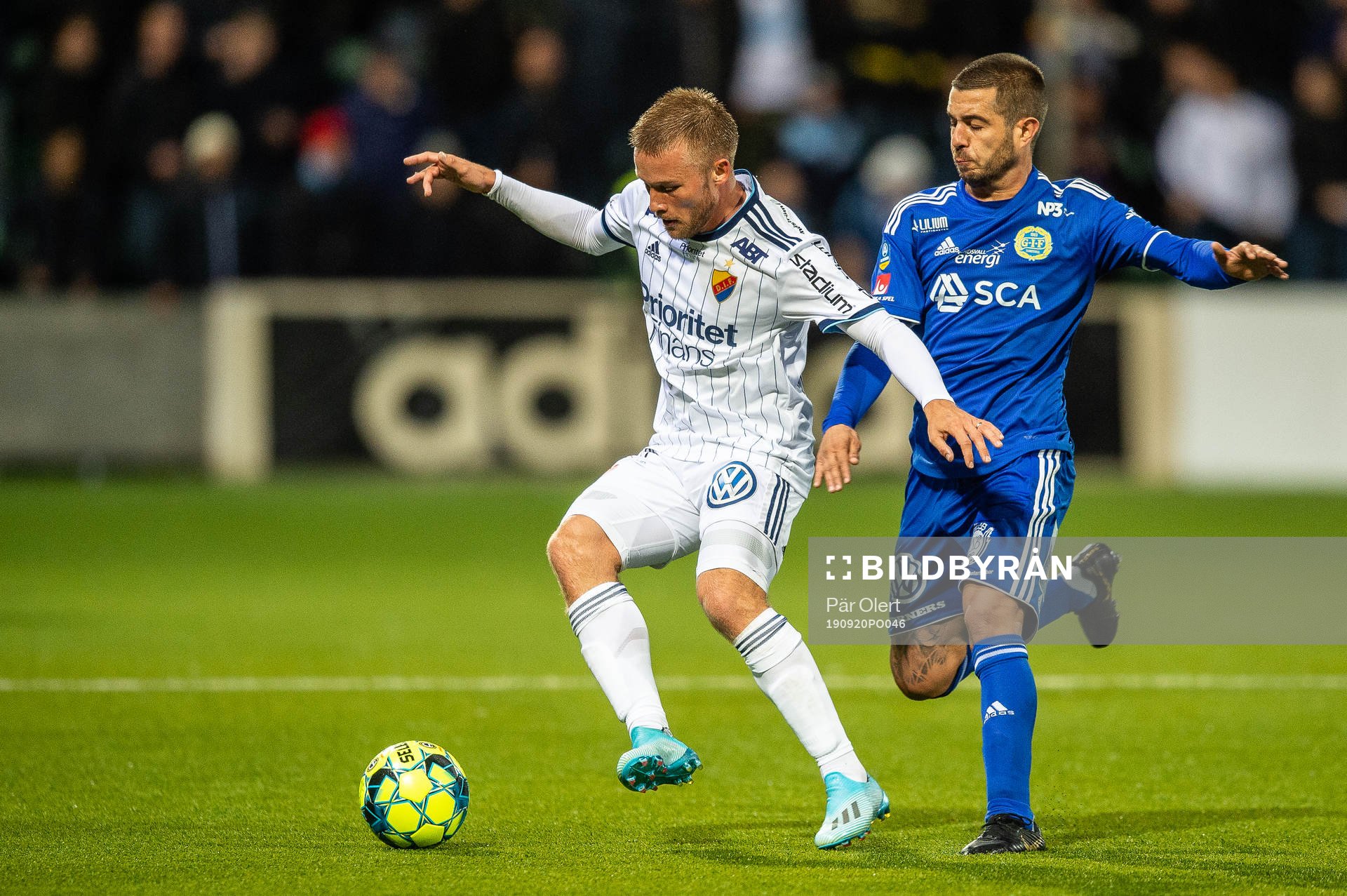Djurgårdens Nicklas Bärkroth och Sundsvalls Juan Jose
