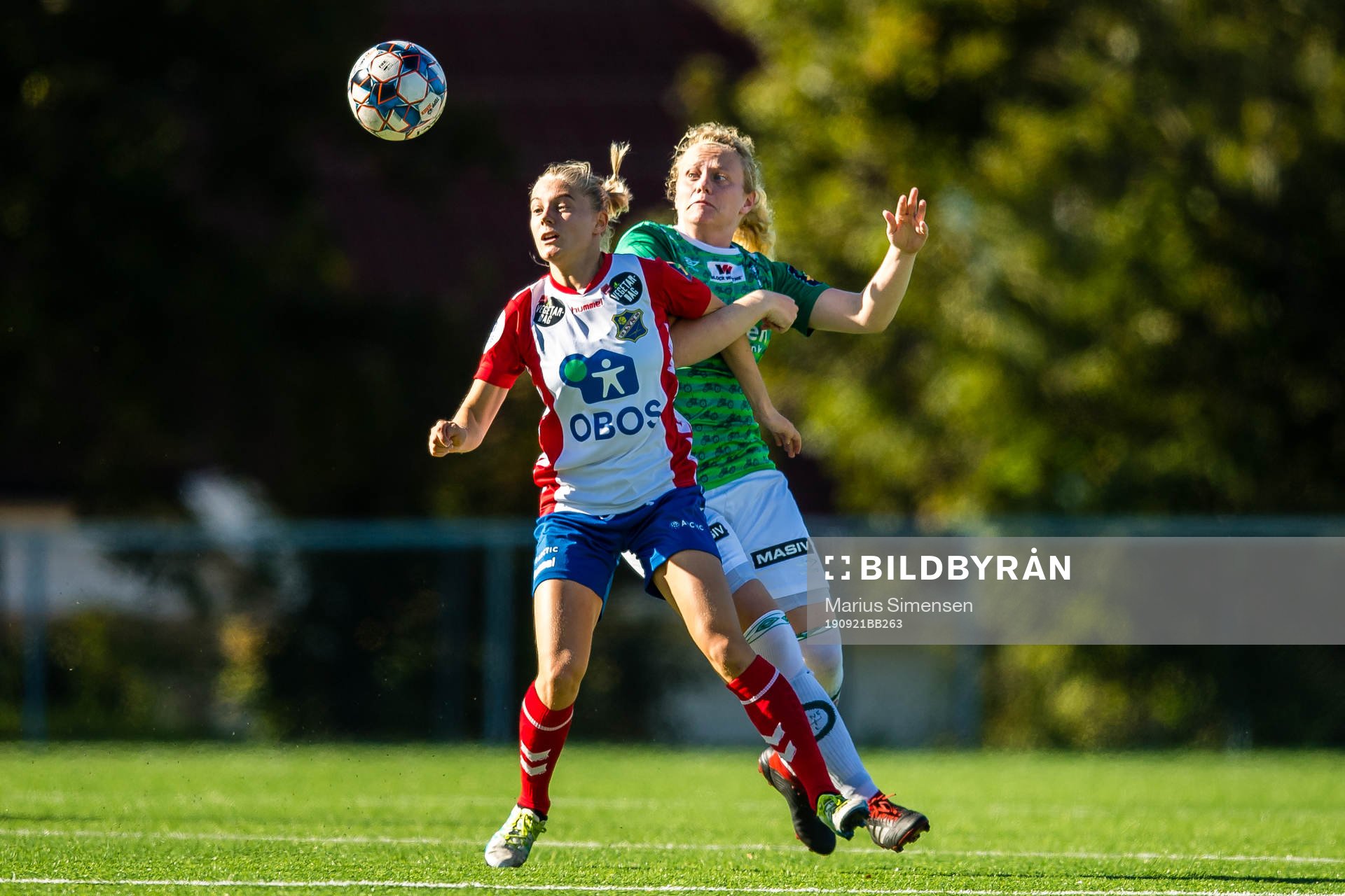 Runa Lillegård of Lyn and Susanne Vistnes of Klepp