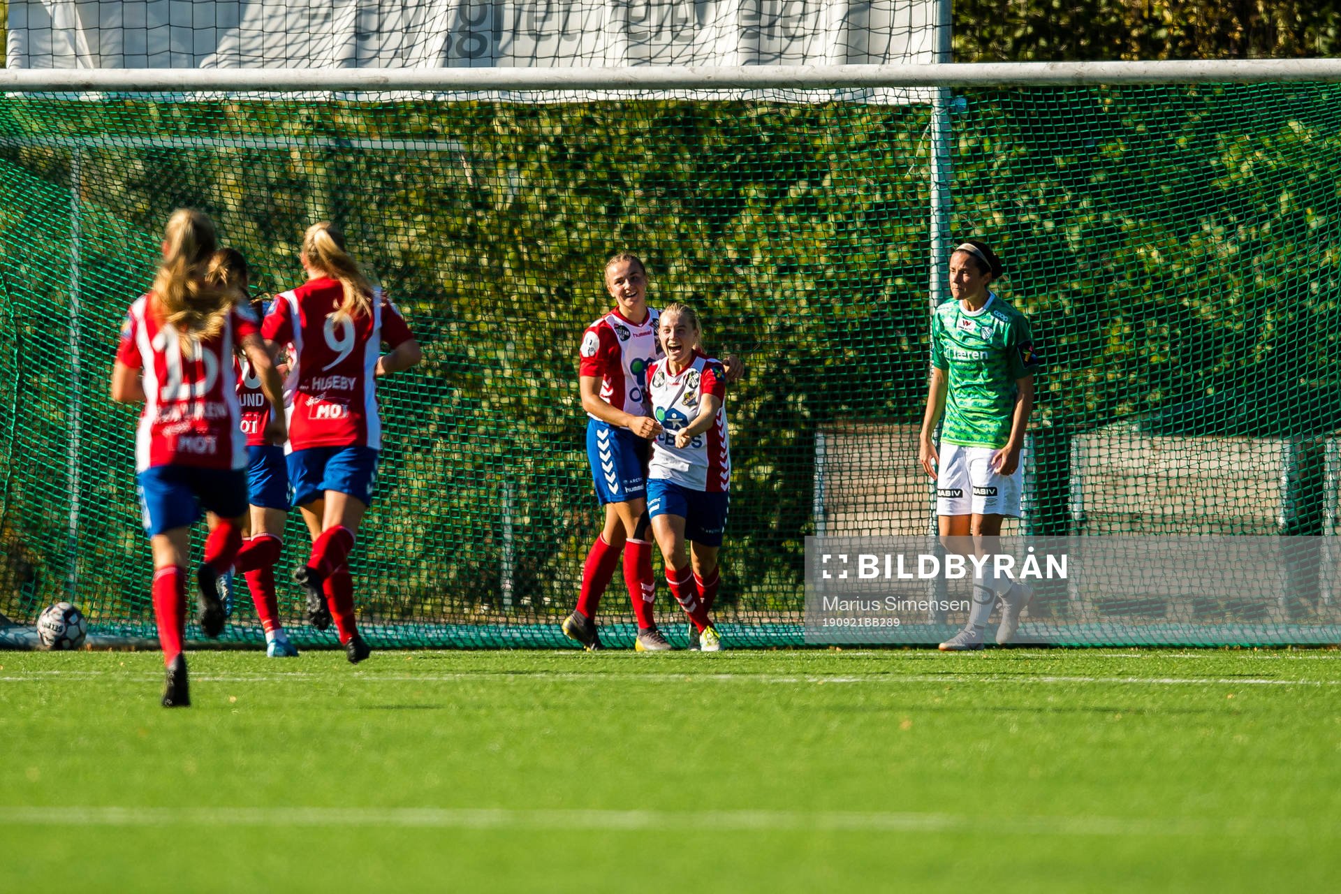 Runa Lillegård of Lyn celebrates