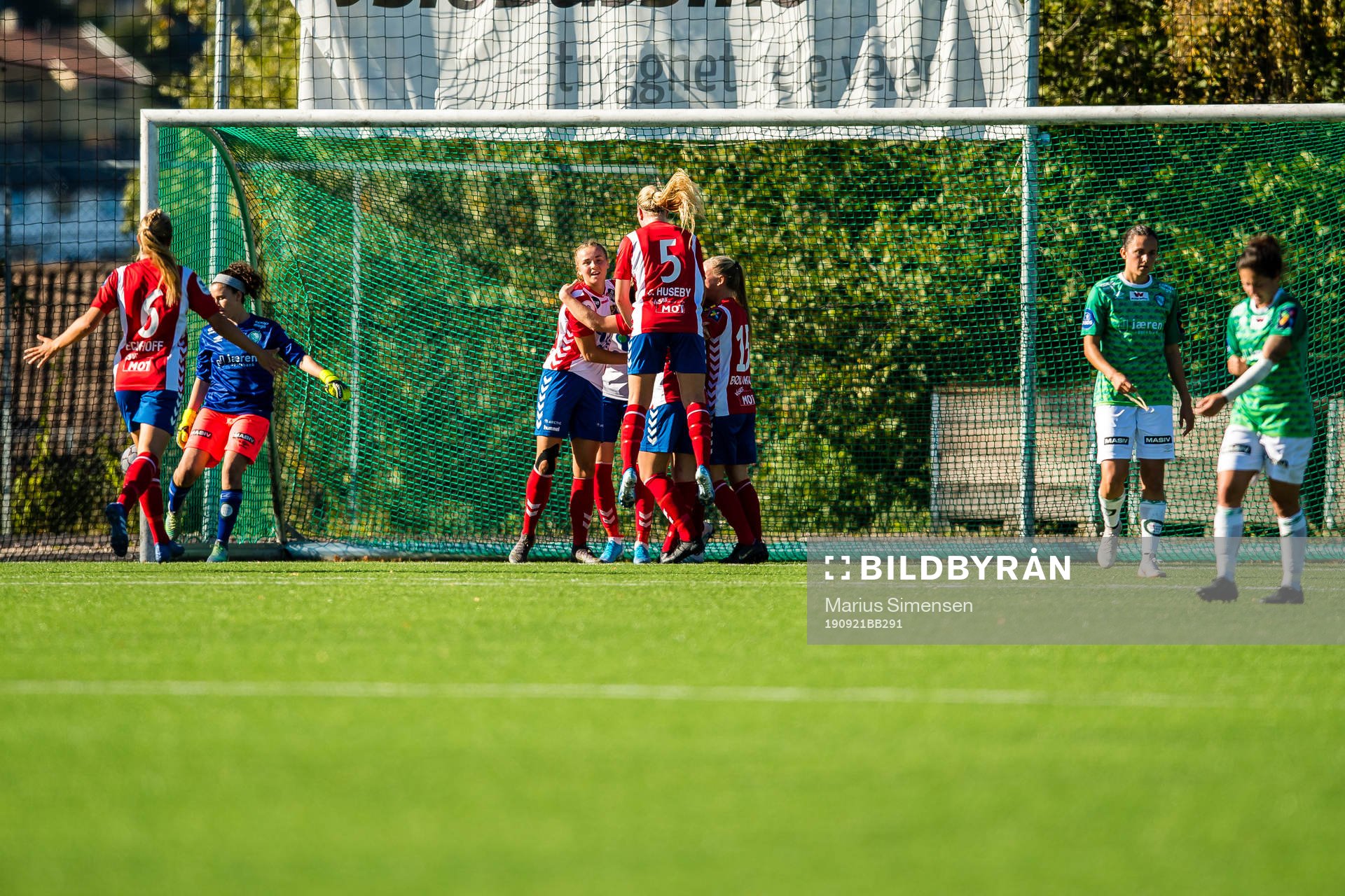 Runa Lillegård of Lyn celebrates