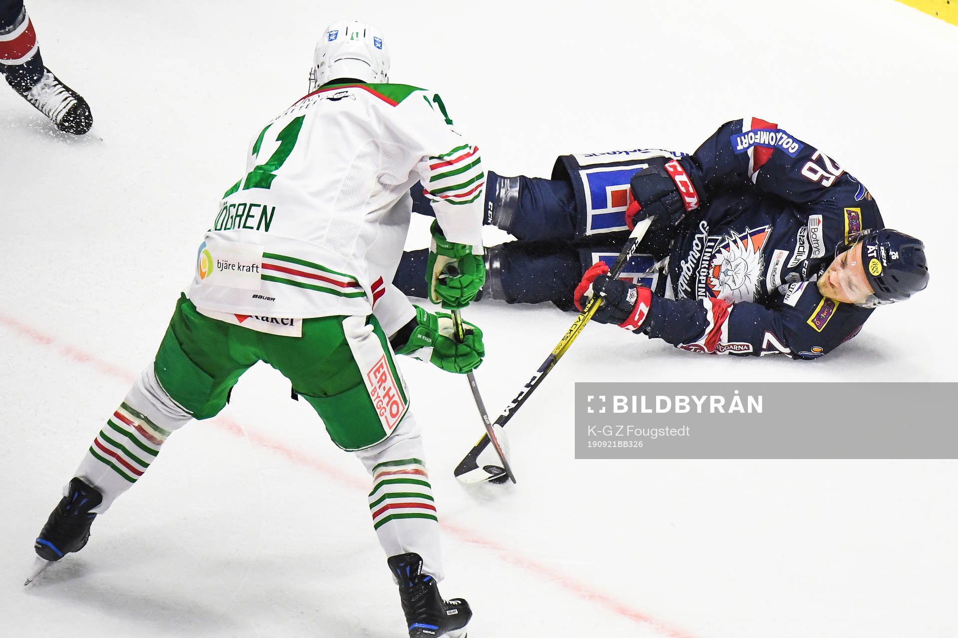 Rögles Mattias Sjögren mot Linköpings Hampus Larsson