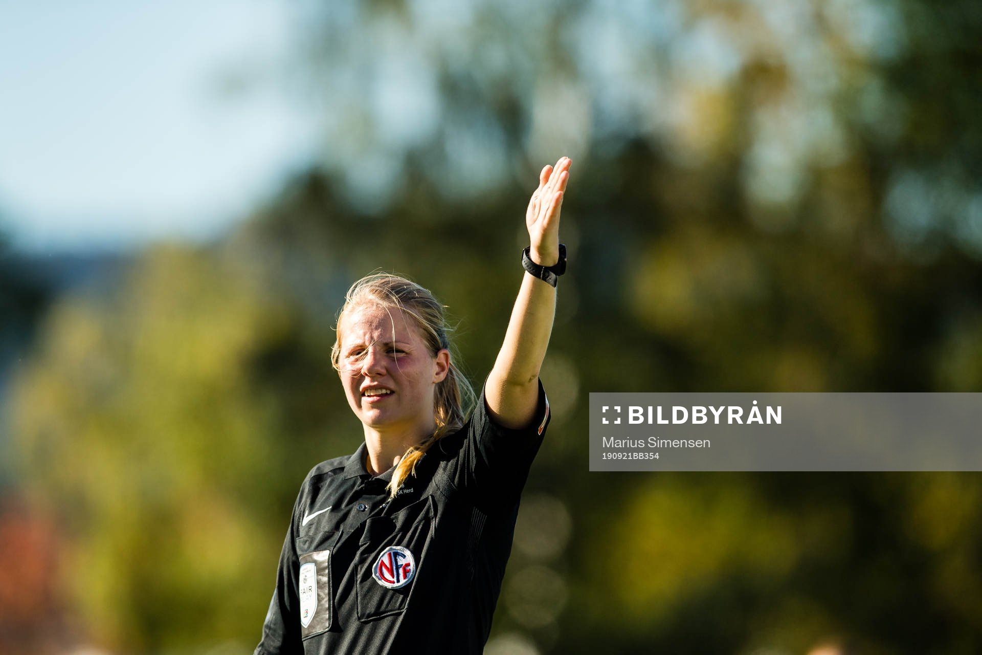 Veronika Fjeldvær, referee