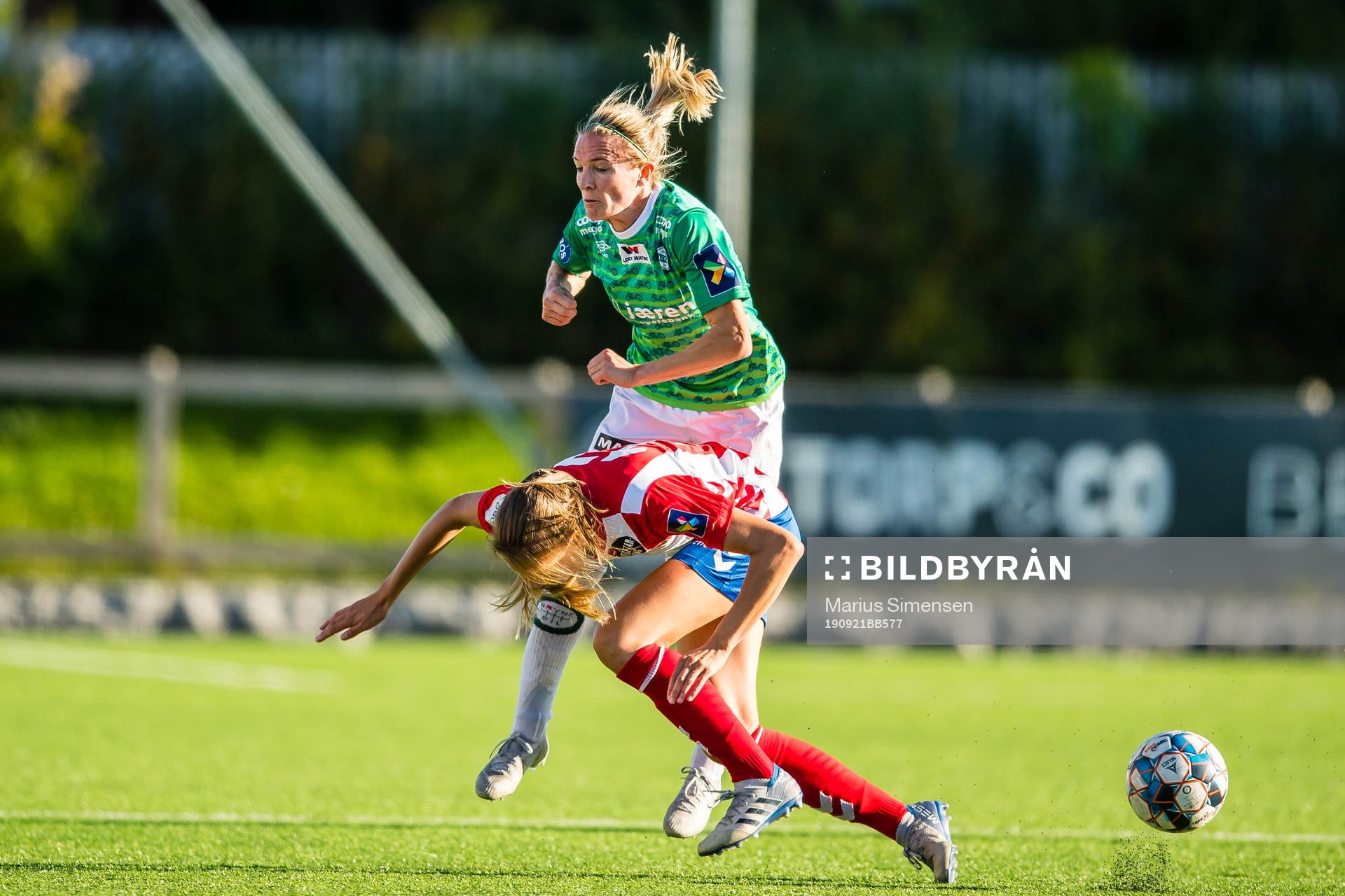 Gry Tofte Ims of Klepp and Emma Stølen Godø of Lyn